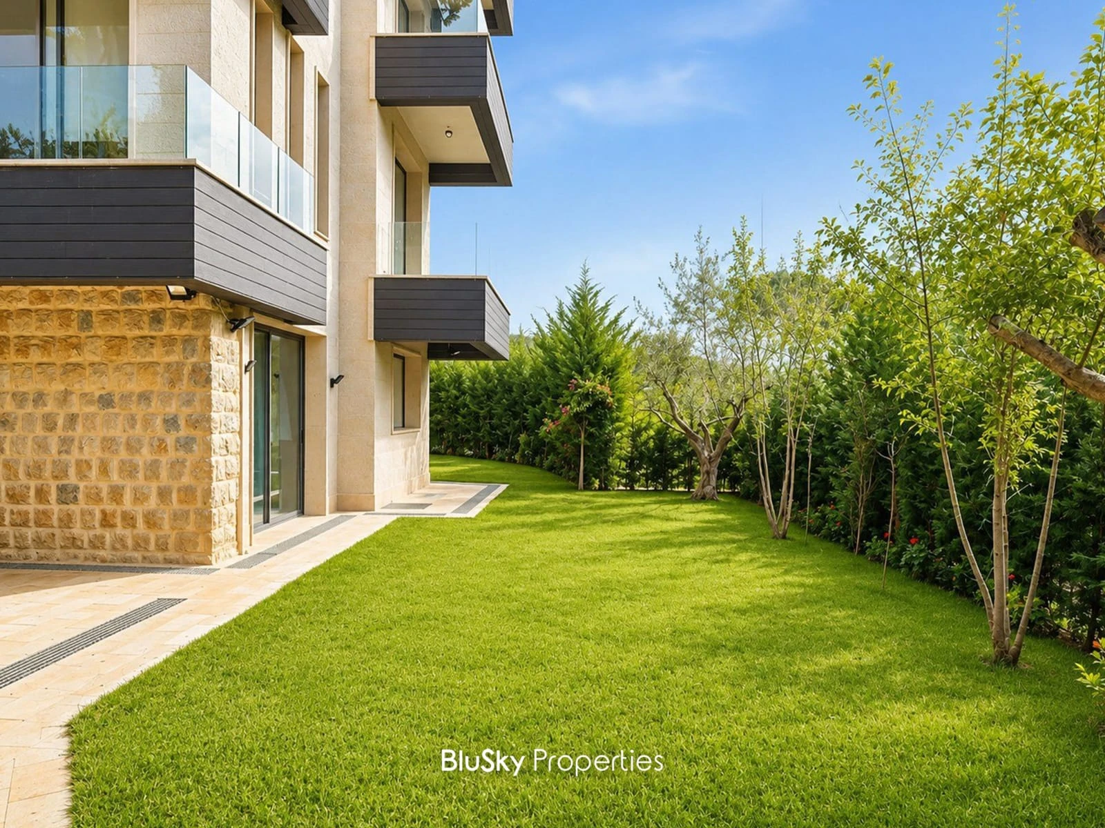 Villa 700m² with Garden for Rent in Baabdat — الصورة 4