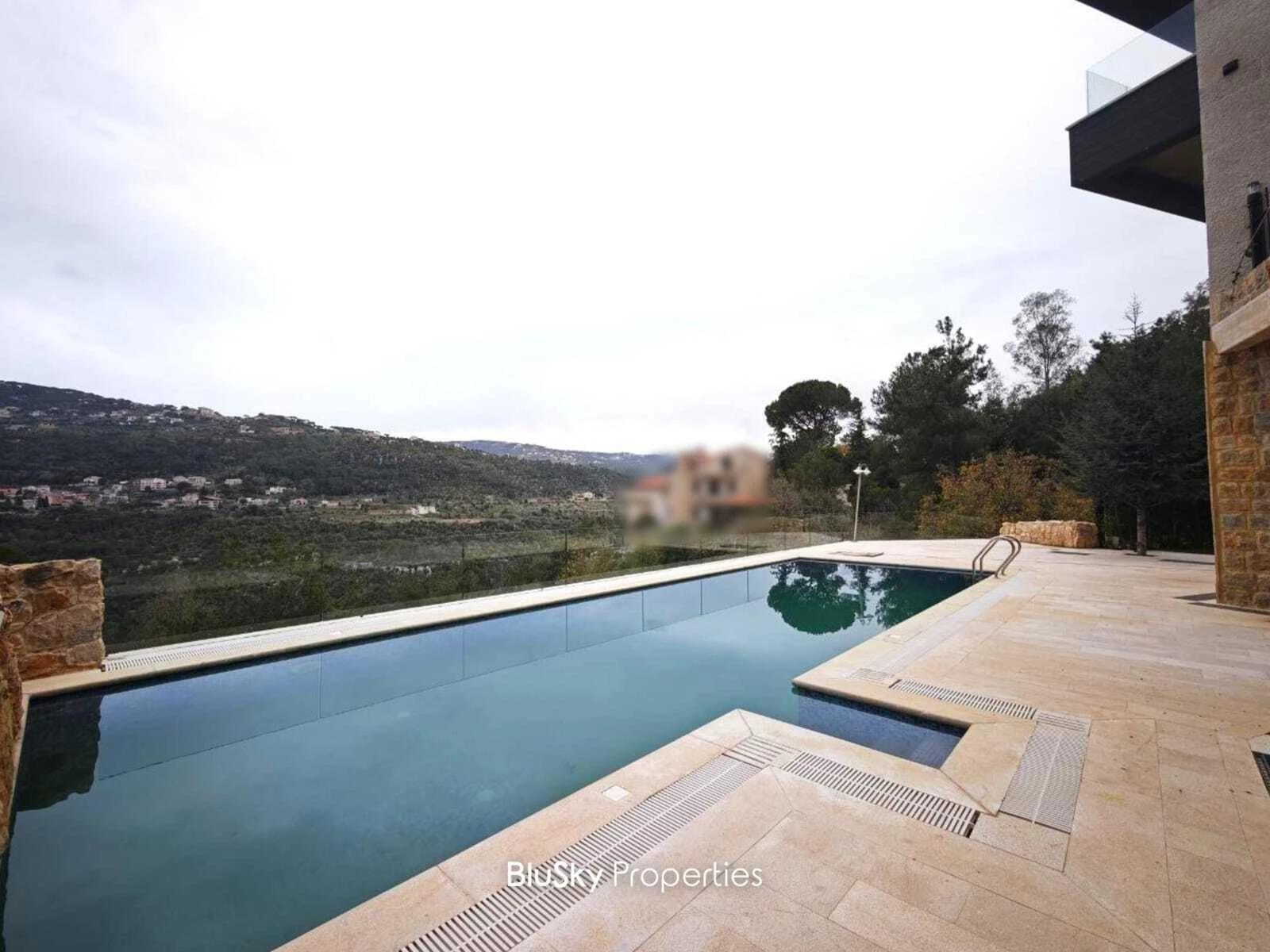 Villa 700m² Garden for Rent in Baabdat — الصورة 2