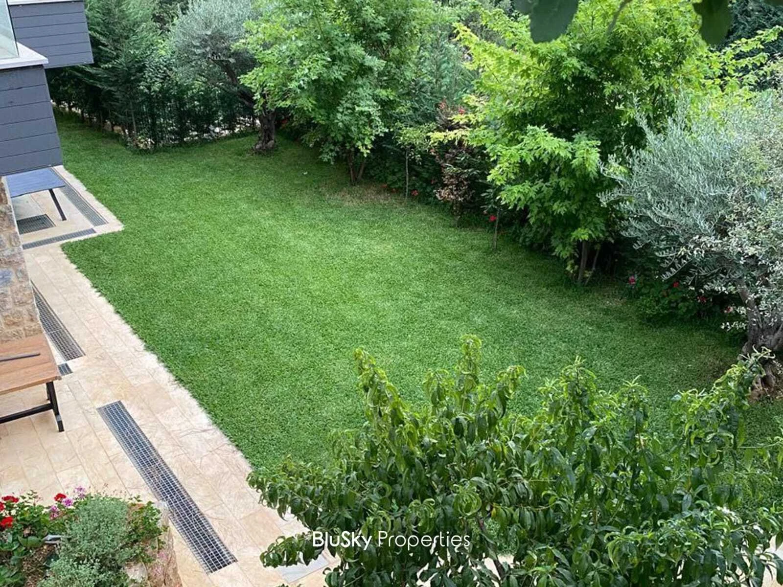 Villa 700m² Garden for Rent in Baabdat — الصورة 3