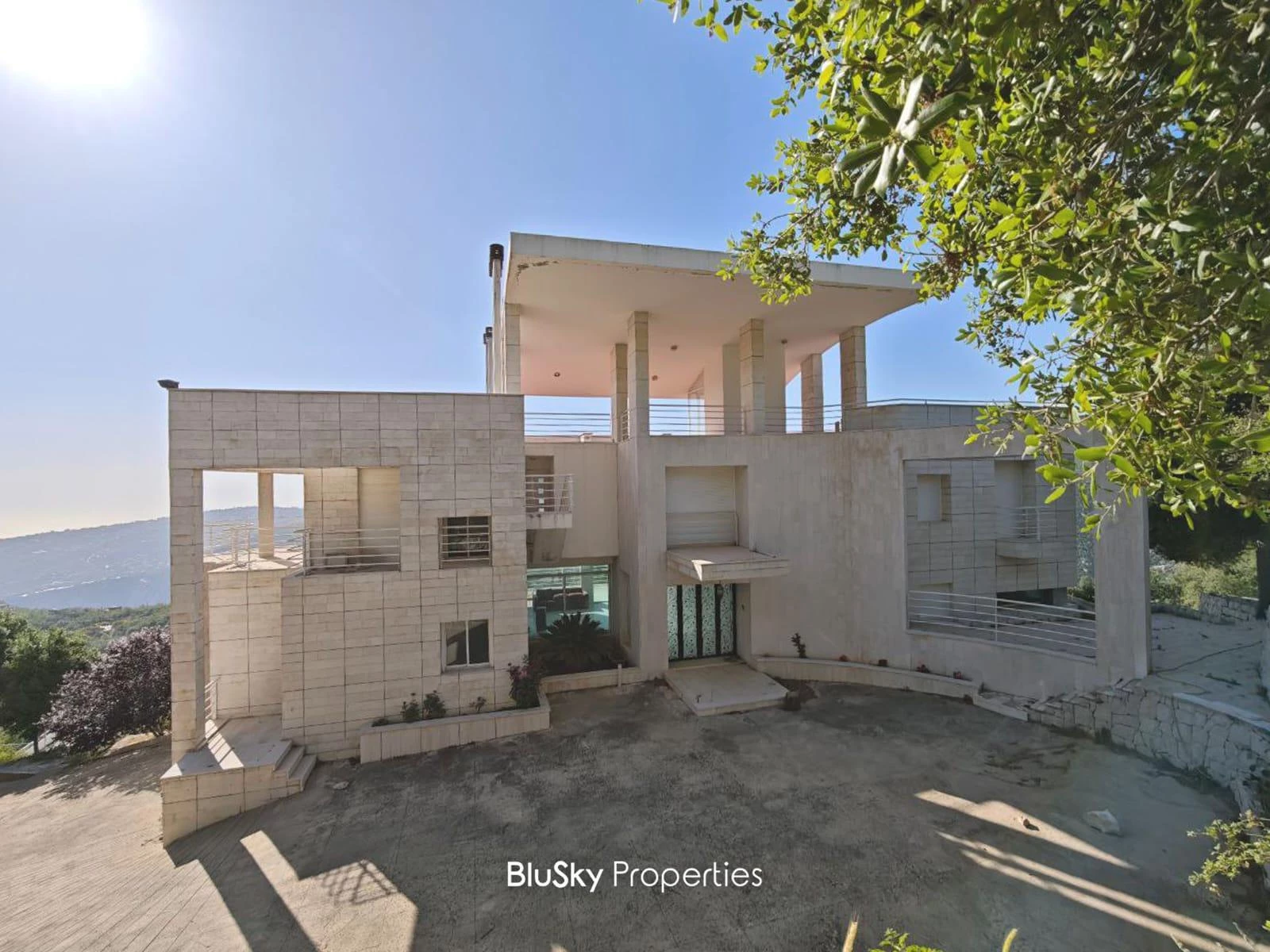 Villa 3,600m² Terrace for Sale in Baskinta — الصورة 3