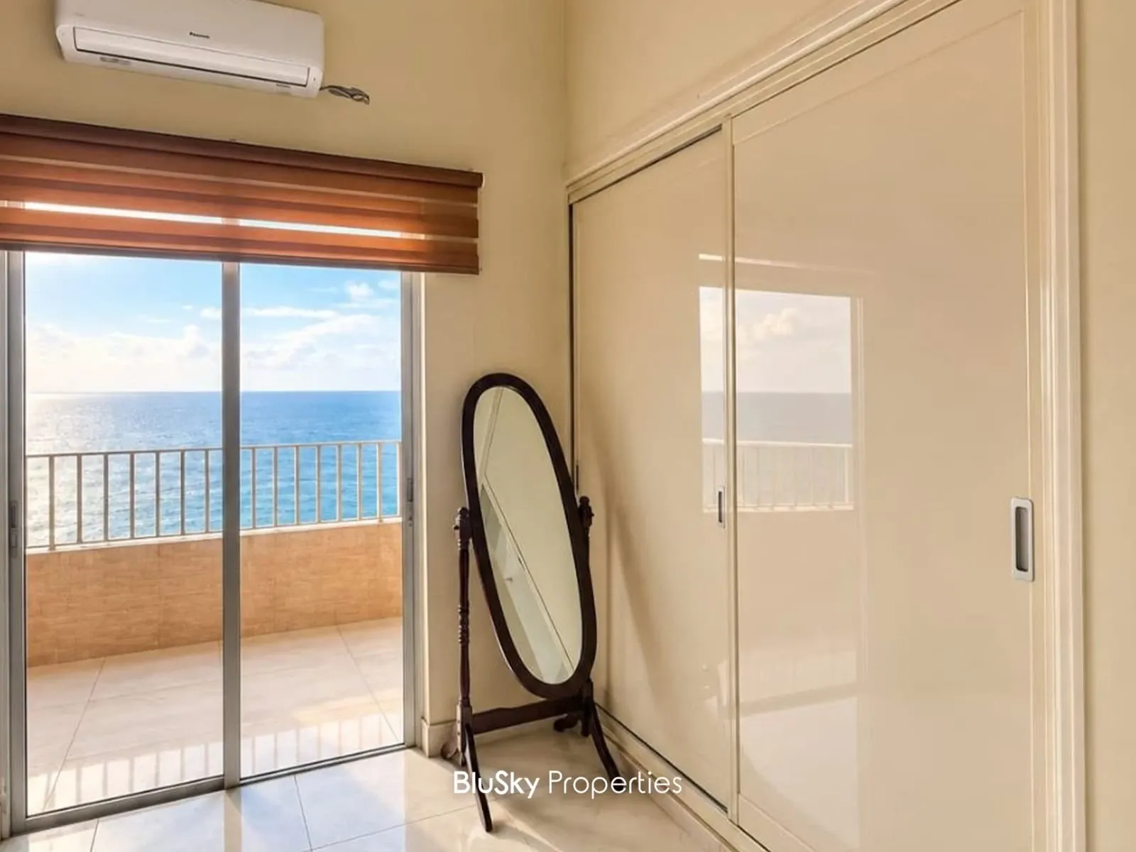 Chalet 60m² with Sea View for Rent in Batroun — photo 5