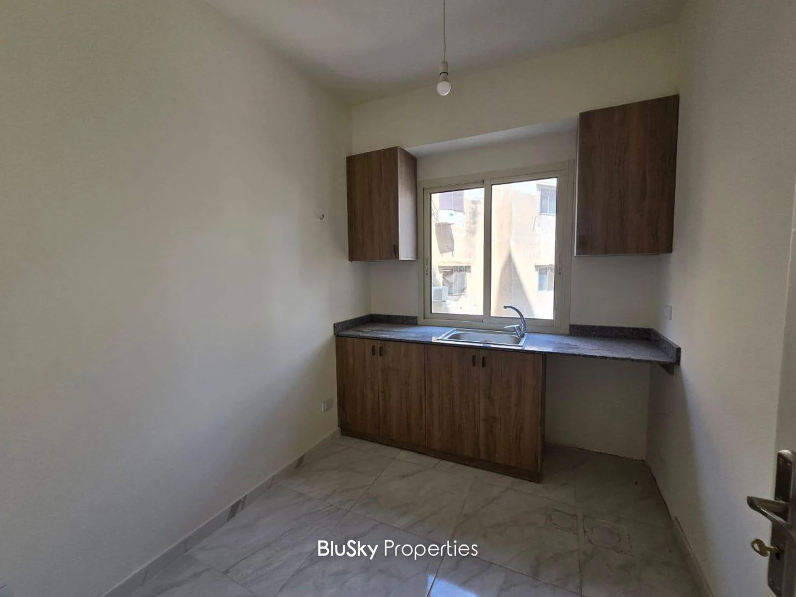 Apartment 100m² Balcony for Rent in Bauchrieh — photo 3