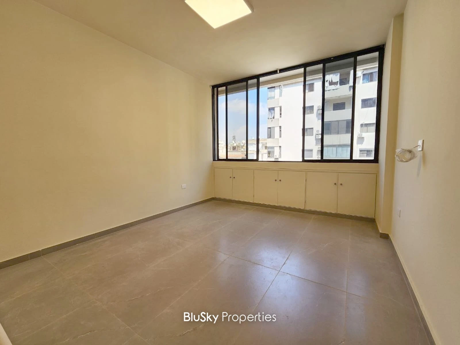 Office 120m² for Rent in Bauchrieh — الصورة 1