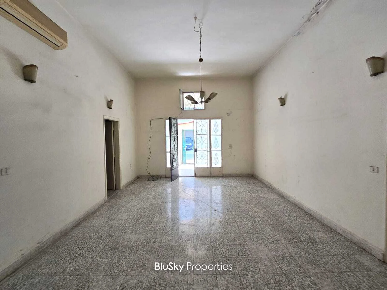 Office 160m² Terrace for Rent in Sad El Bauchrieh — الصورة 2