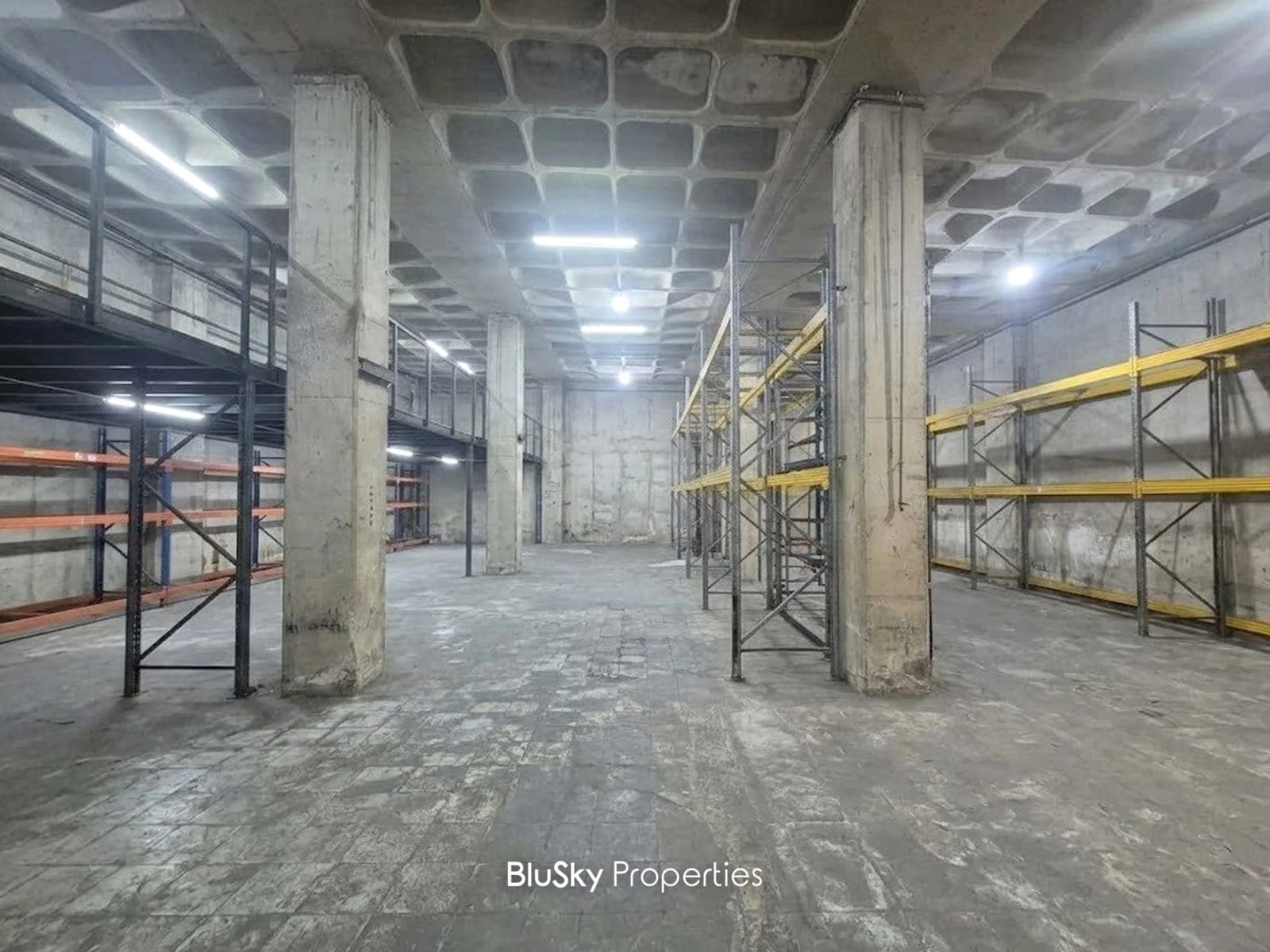 Warehouse 600m² for Rent in Baouchrieh — photo 2