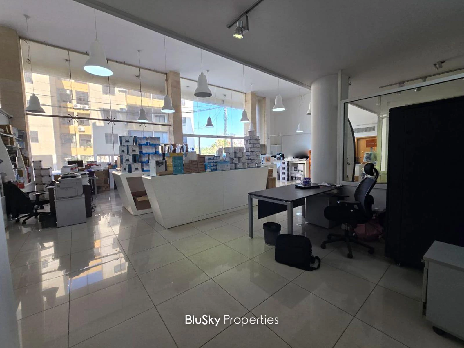Showroom 600m² Terrace for Rent in Bauchrieh