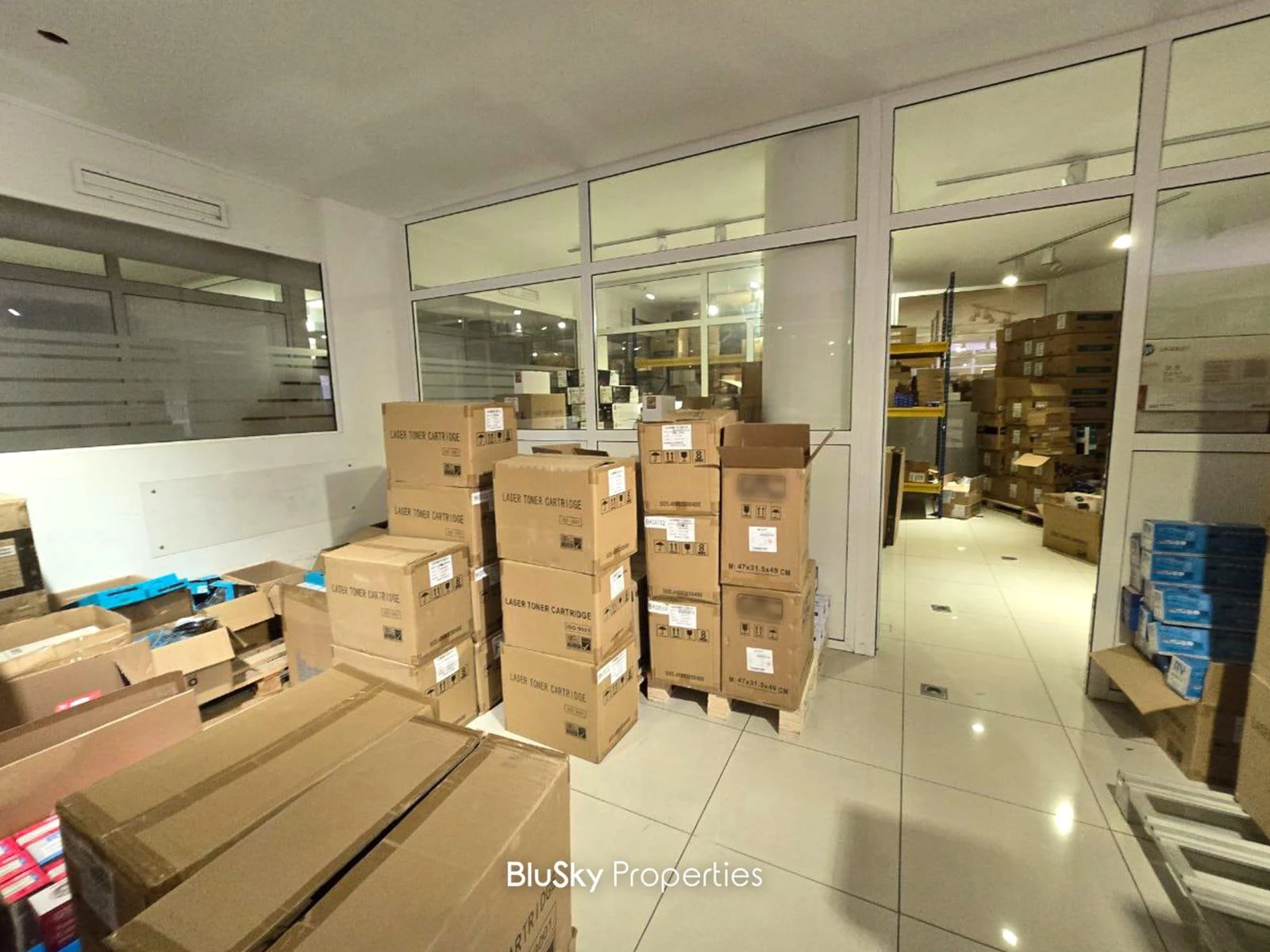 Showroom 600m² Terrace for Rent in Bauchrieh — الصورة 4