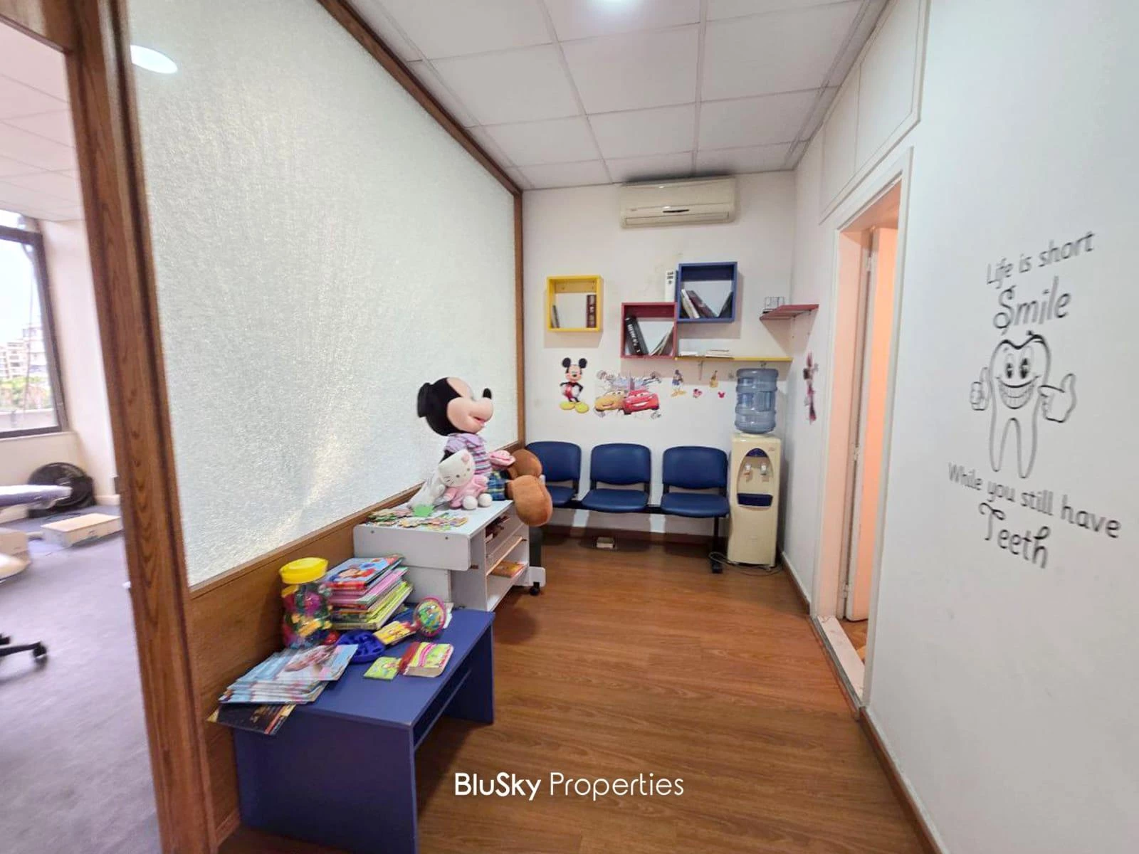 Office 60m² for Rent in Bauchrieh — photo 2