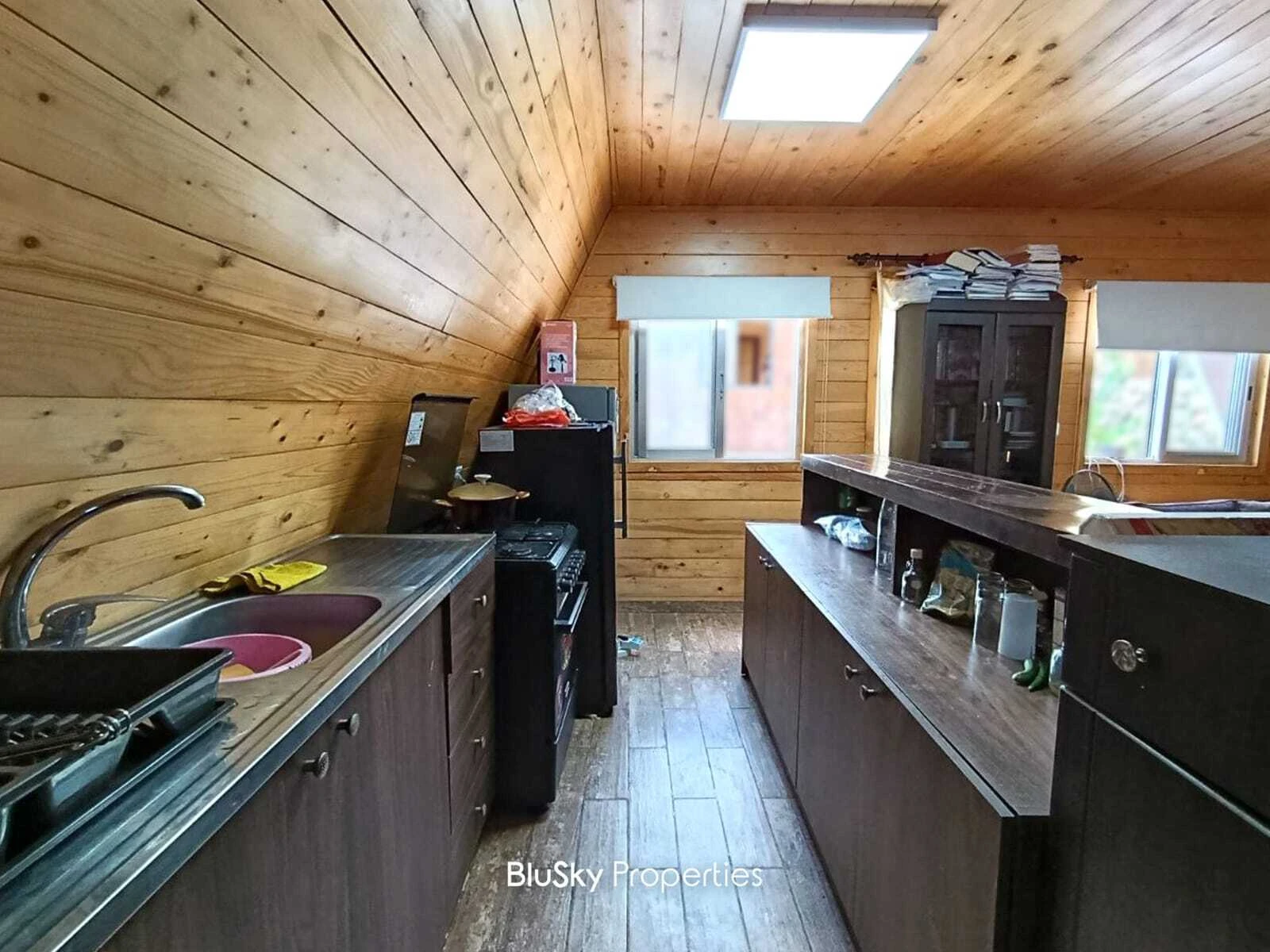 Stand Alone House 120m² Garden for Rent in Bchelli — photo 4
