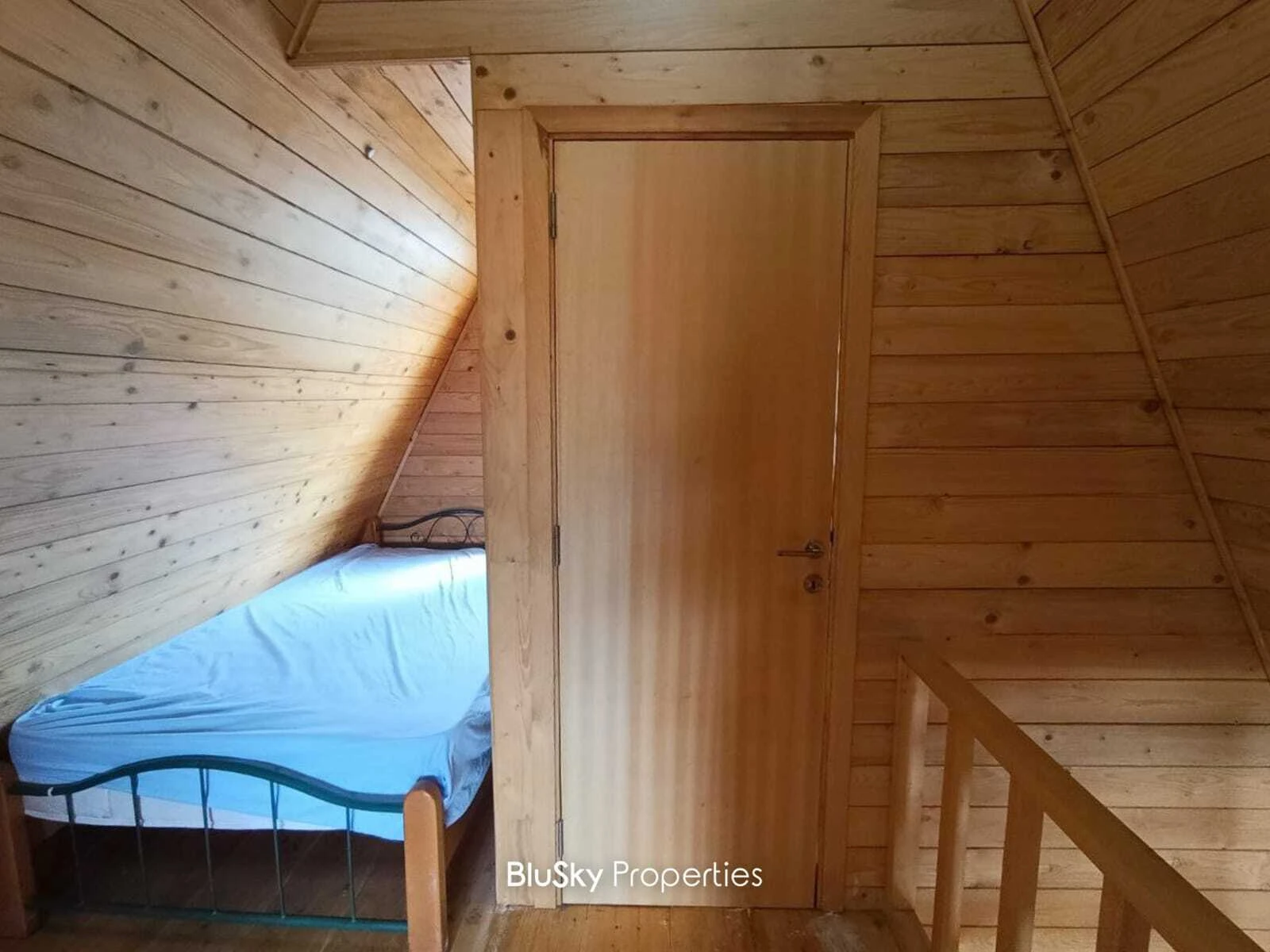 Stand Alone House 120m² Garden for Rent in Bchelli — photo 5