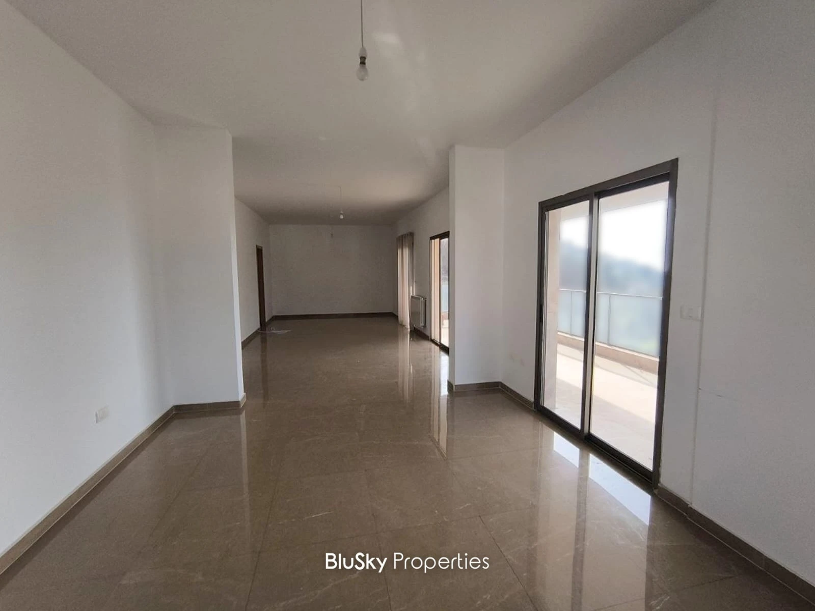 Apartment 210m² for Sale in Beit El Chaar