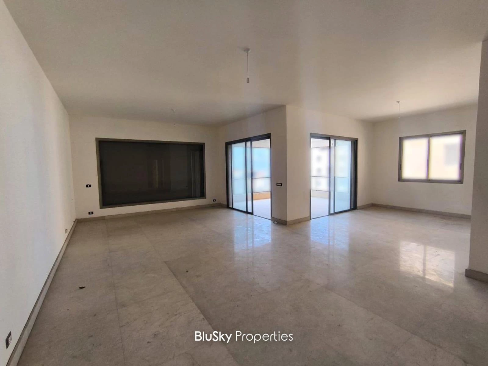 Apartment 250m² Mountain View for Sale in Beit El Chaar