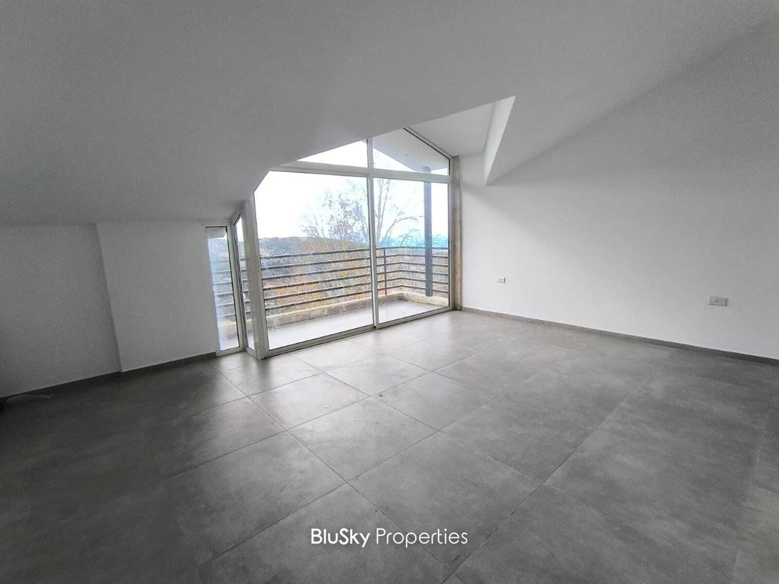 Duplex 300m² Balcony for Sale in Beit Chabeb — photo 4