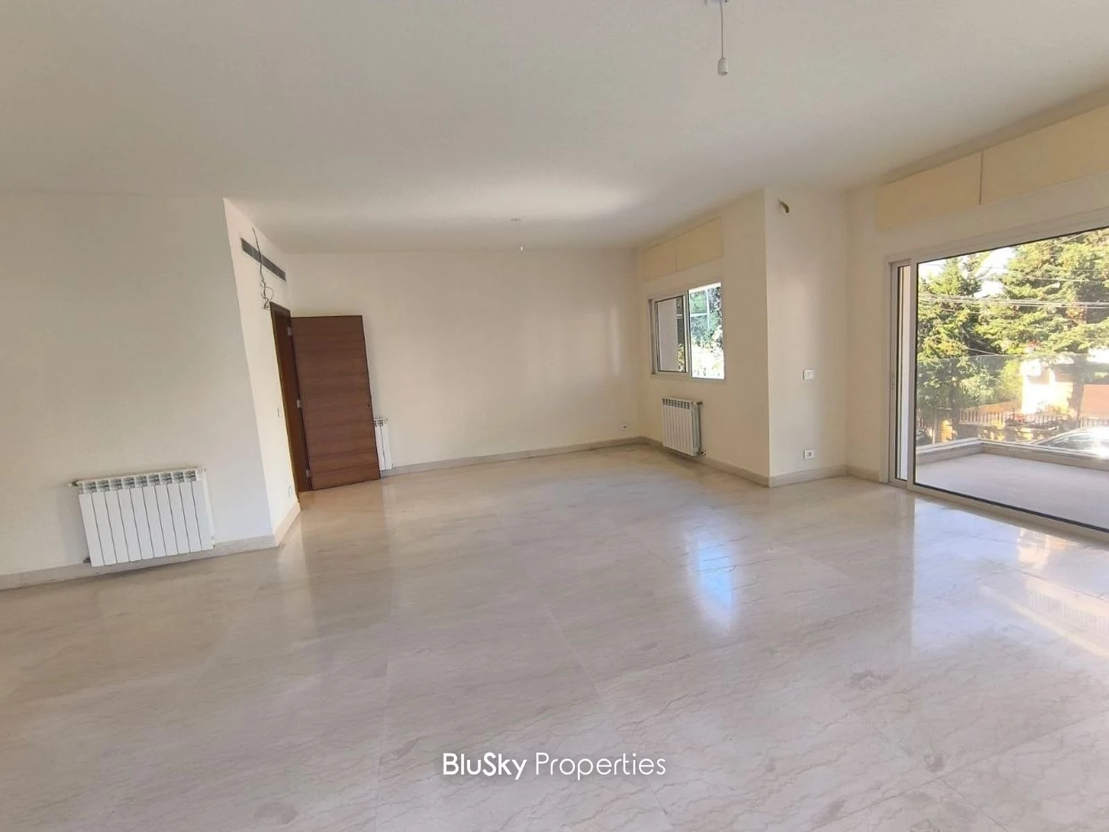 Apartment 318m² with Terrace for Sale in Beit El Chaar — الصورة 3