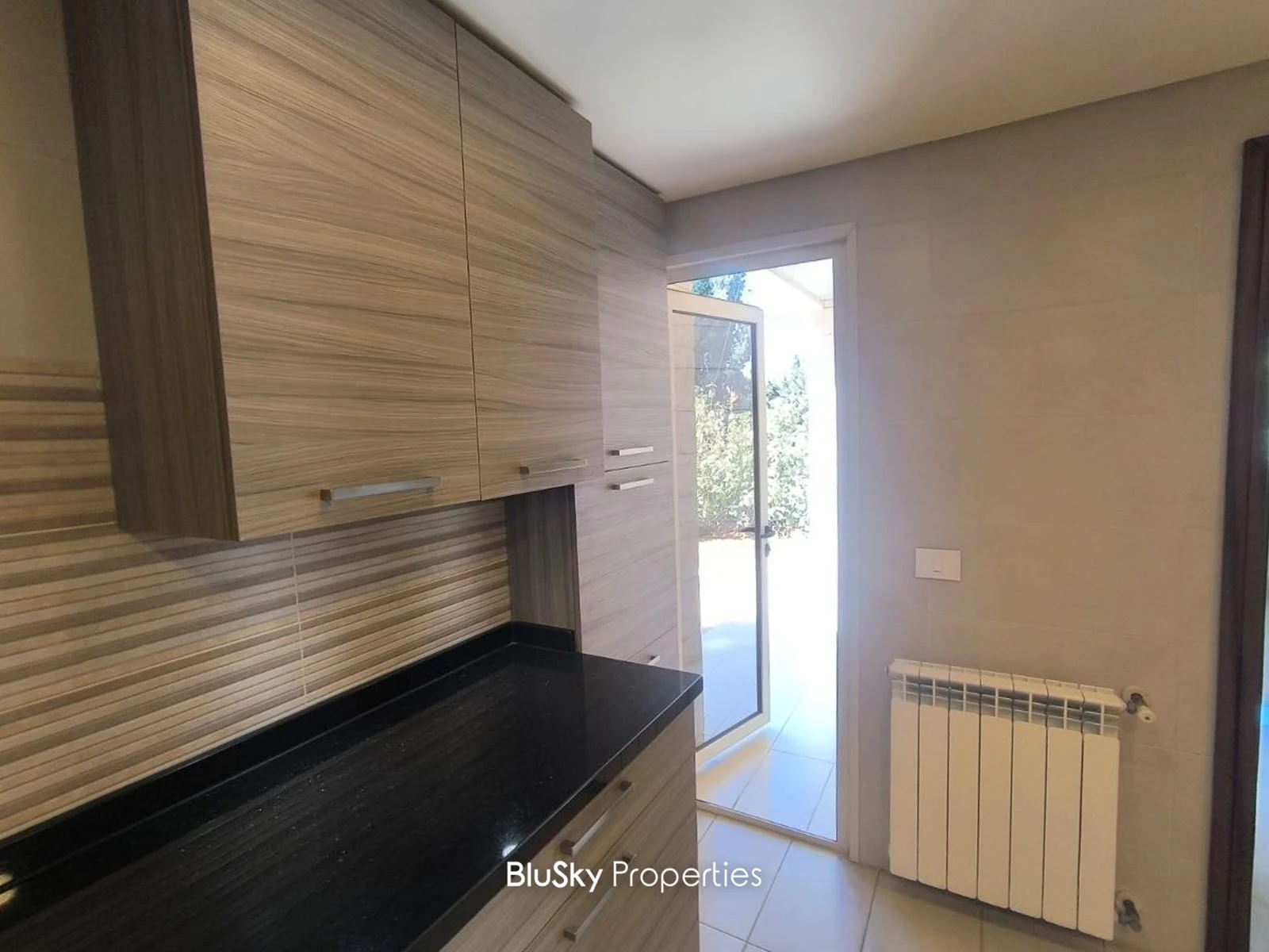 Apartment 318m² with Terrace for Sale in Beit El Chaar — الصورة 4