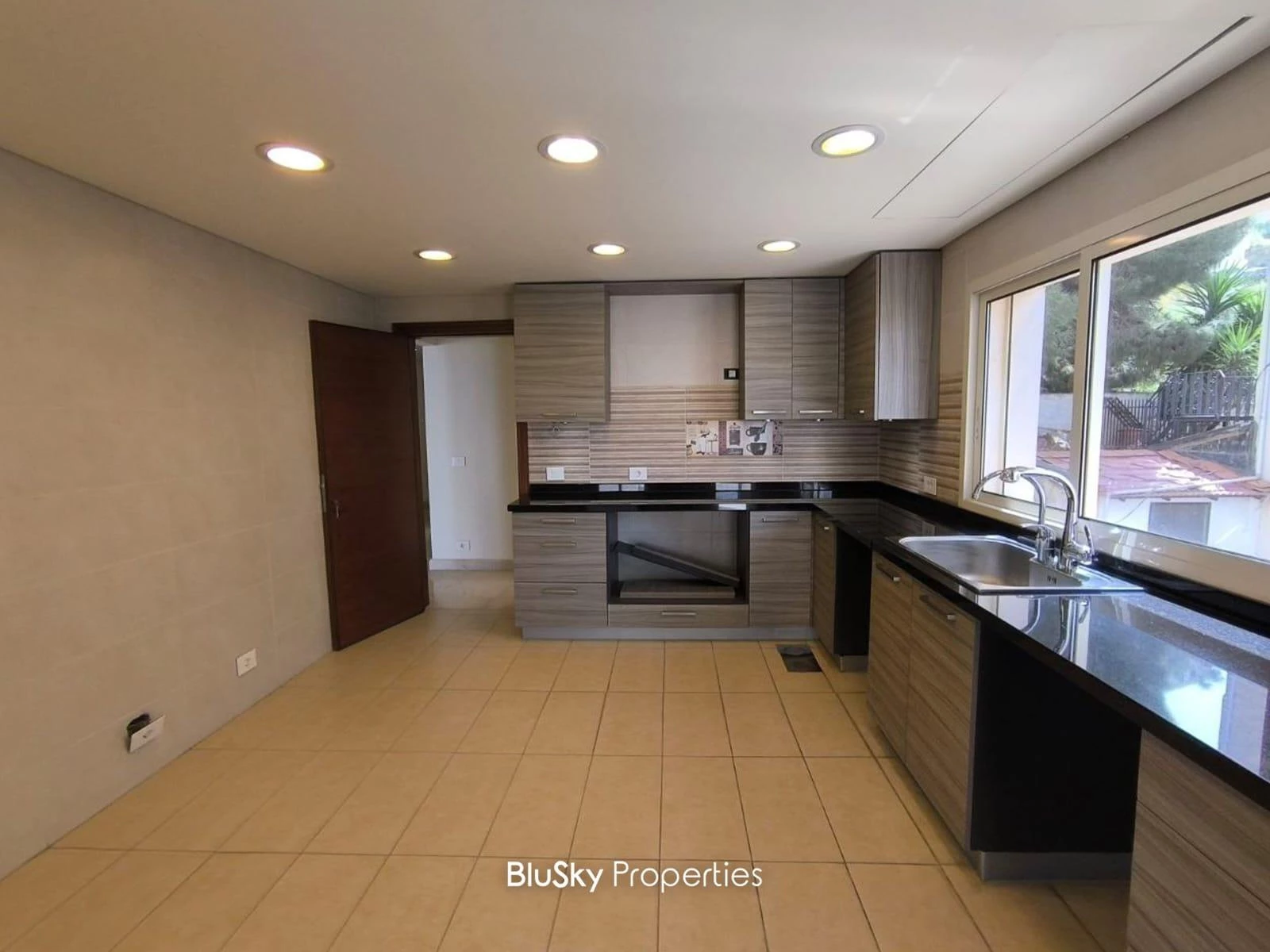 Apartment 318m² 3 Beds for Sale in Beit El Chaar — الصورة 4