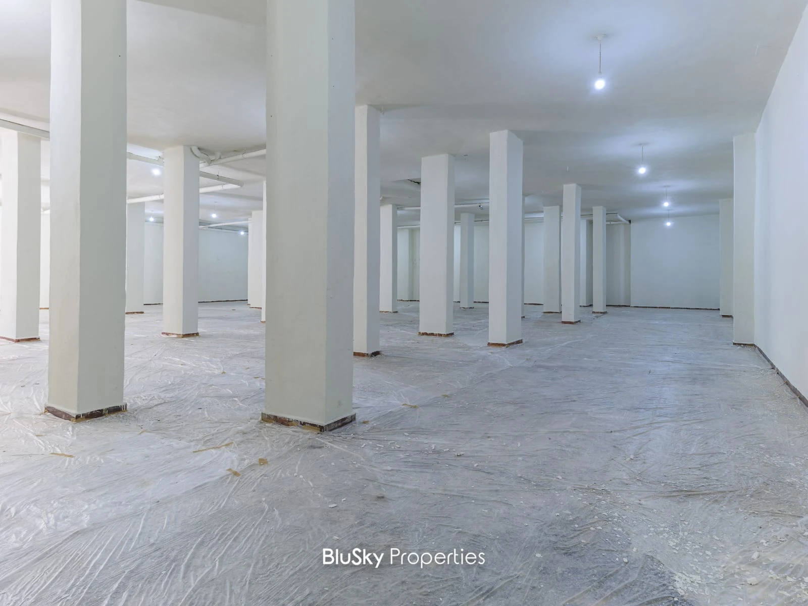 Warehouse 470m² for Rent in Beit El Chaar — الصورة 2