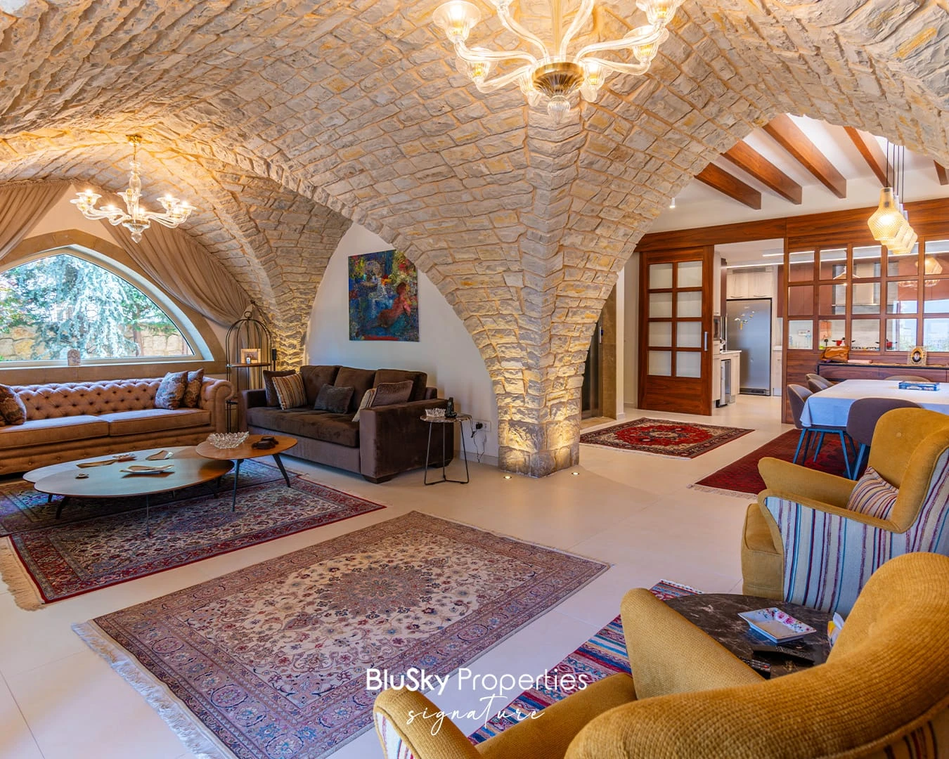 Villa 400m² with Garden for Sale or Rent in Bekfaya — الصورة 5