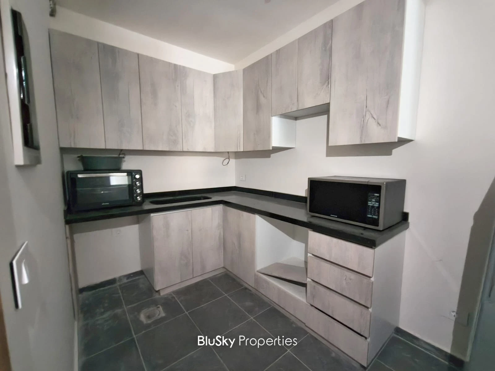 Apartment 90m² for Sale in Bhersaf — photo 3