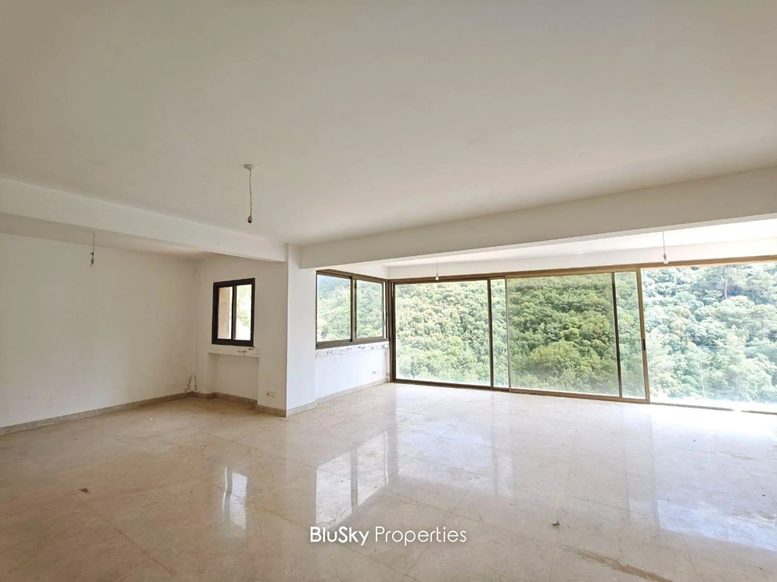 Apartment 220m² Mountain View for Sale in Biyada