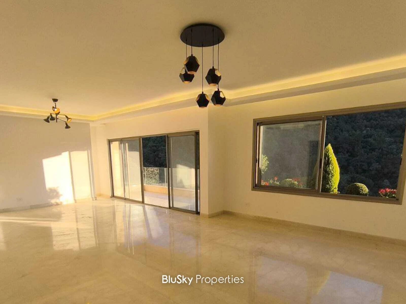 Apartment 225m² Sea View for Sale in Biyada