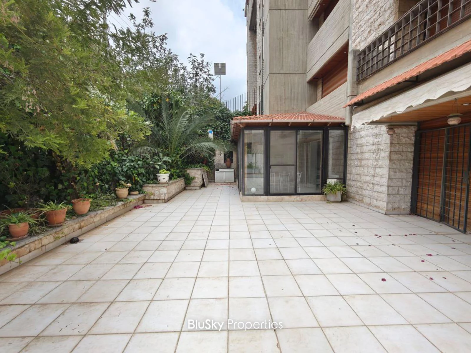 Apartment 290m² Terrace for Rent in Biyada