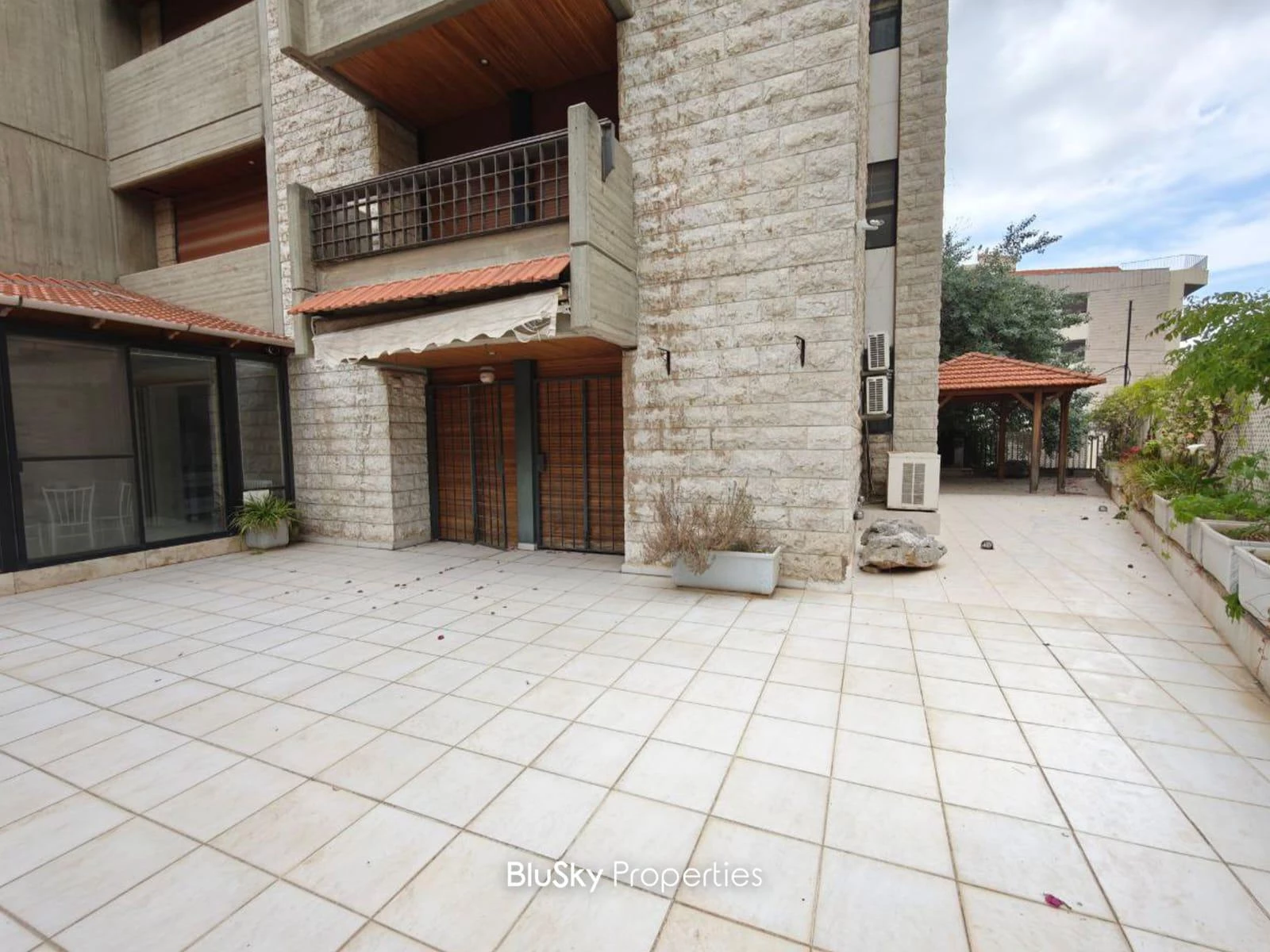Apartment 290m² Terrace for Rent in Biyada — الصورة 2