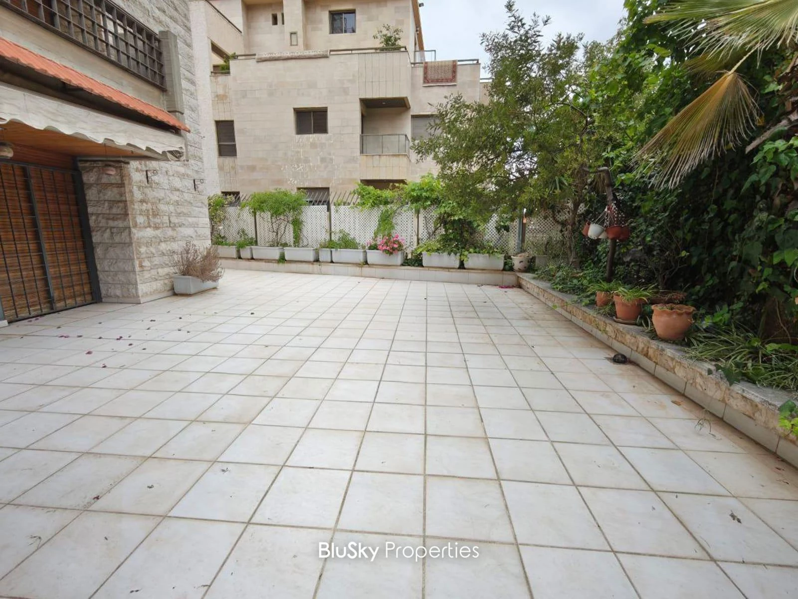 Apartment 290m² Terrace for Rent in Biyada — الصورة 3