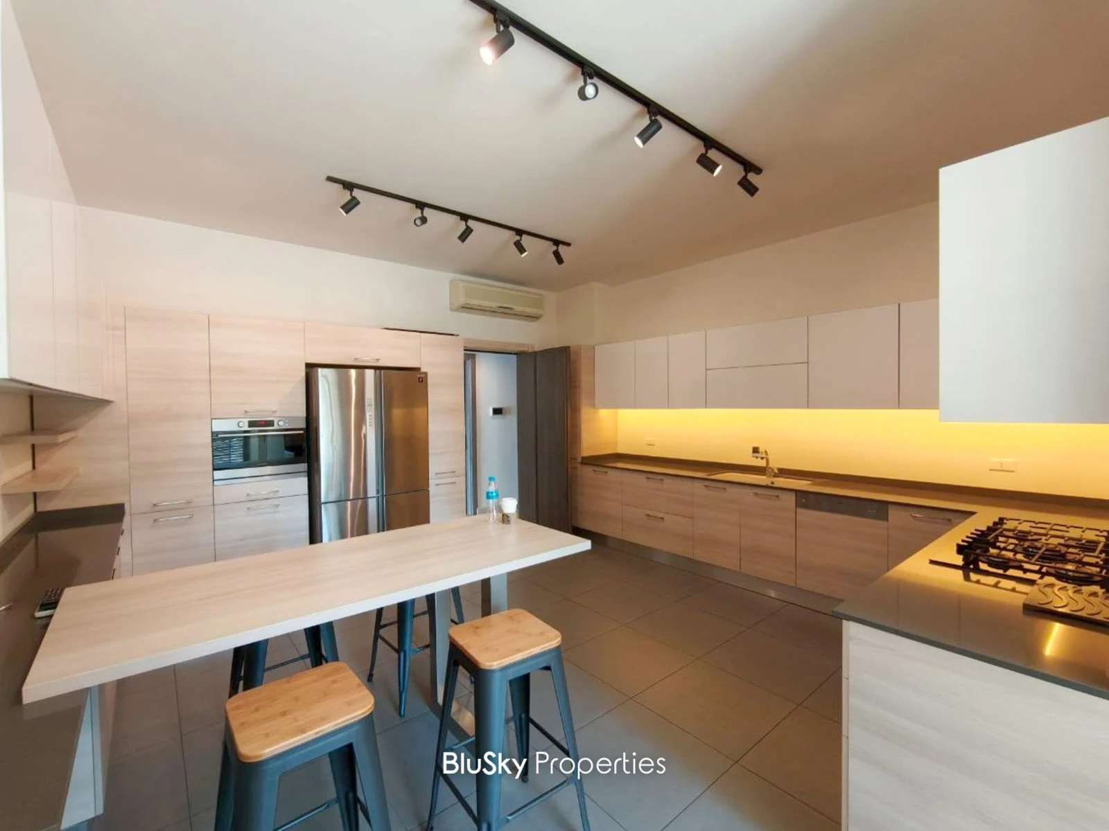 Apartment 307m² with Sea View for Rent in Biyada — الصورة 3
