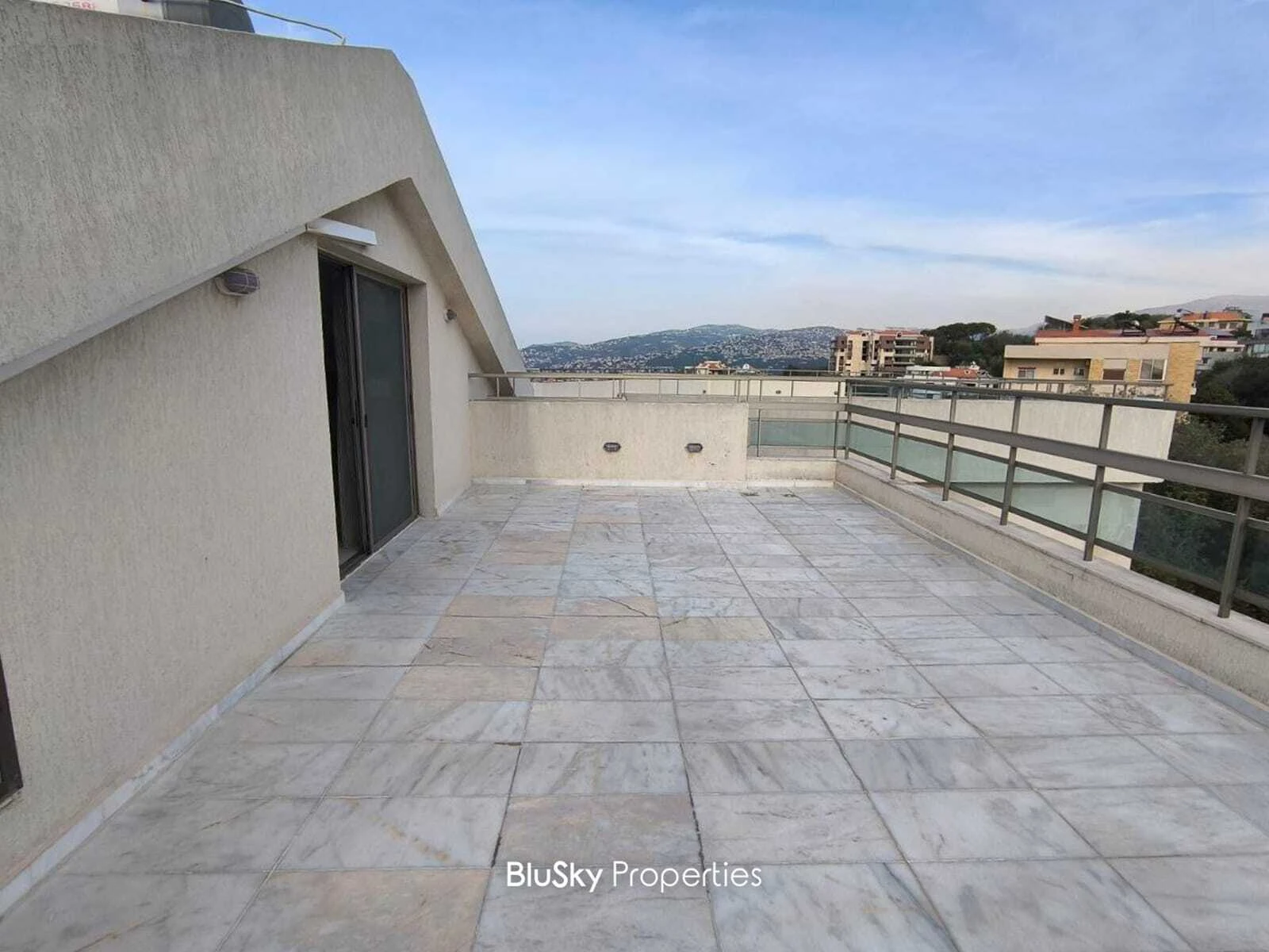 Apartment 350m² Terrace for Sale or Rent in Biyada — الصورة 3