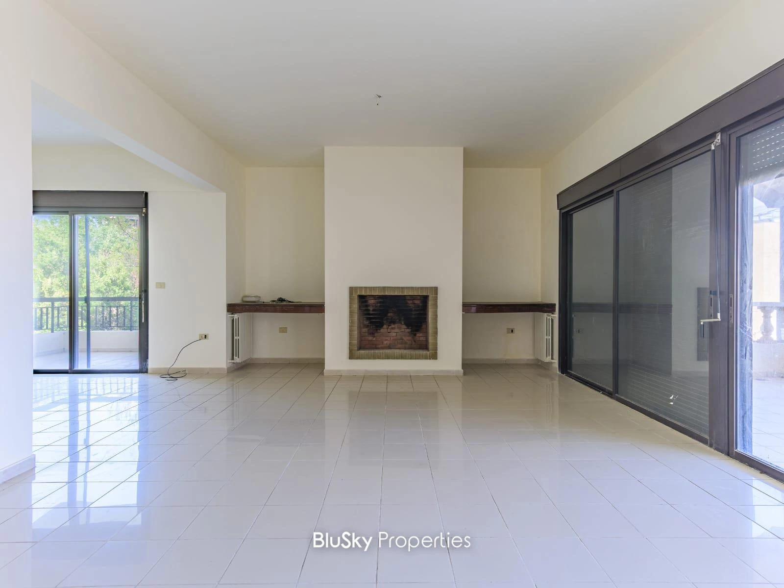 Apartment 400m² 4 Beds for Rent in Biyada