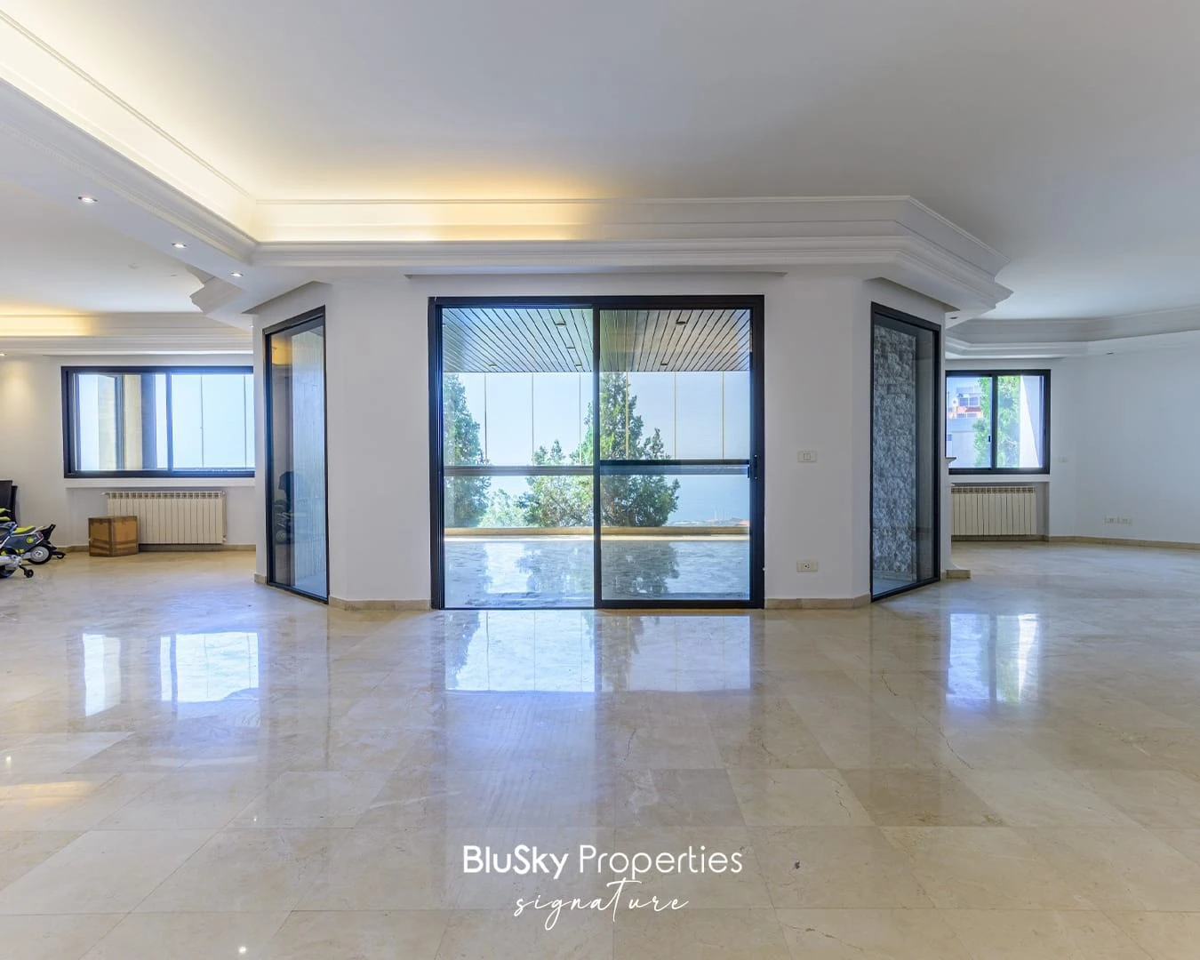 Apartment 450m² with Terrace for Sale in Biyada