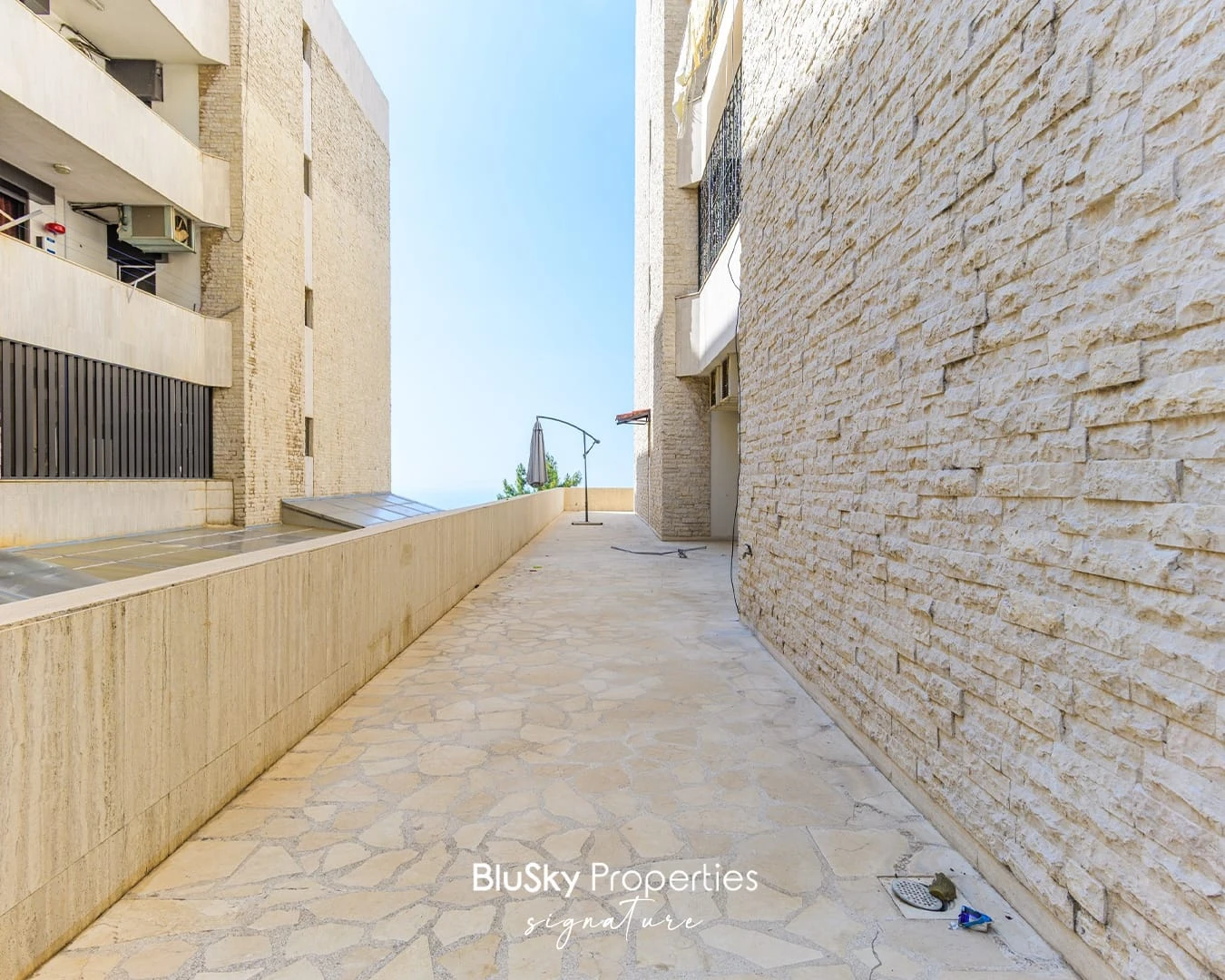 Apartment 450m² with Terrace for Sale in Biyada — photo 3