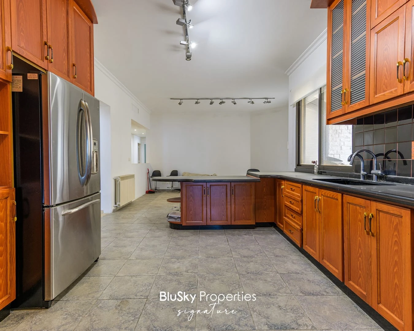 Apartment 450m² with Terrace for Sale in Biyada — photo 5