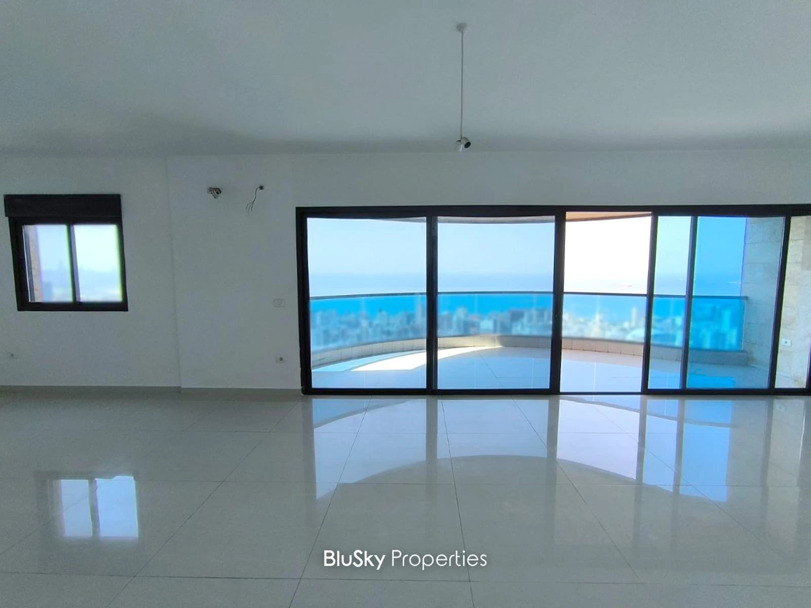 Apartment 210m² with Balcony for Sale in Bkenneya — الصورة 3