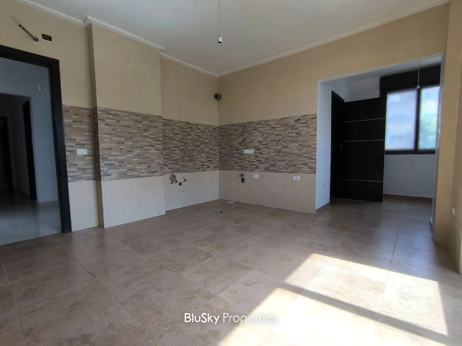 Apartment 210m² with Balcony for Sale in Bkenneya — الصورة 4