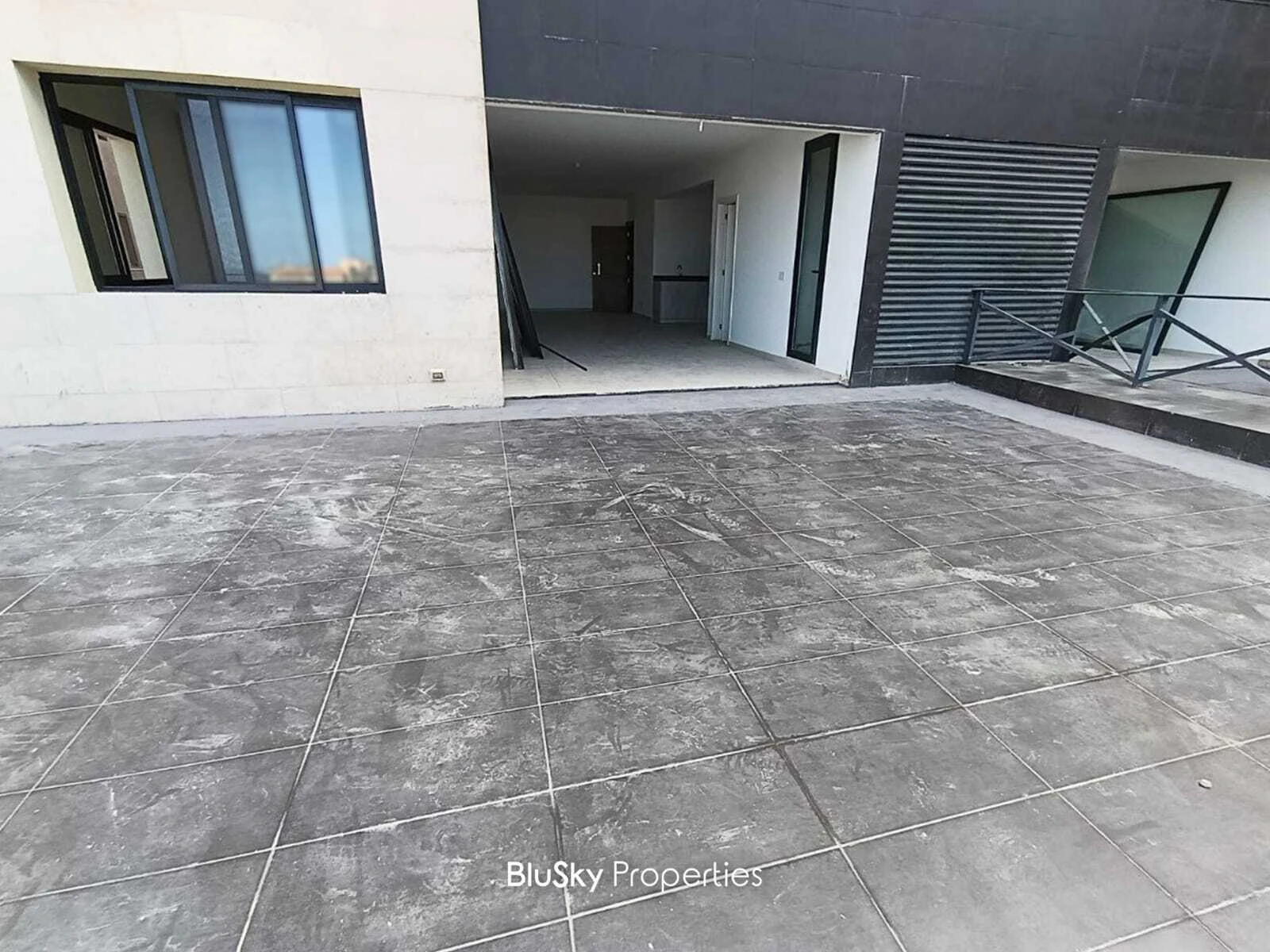Apartment 107m² Terrace for Sale in Blat — الصورة 3