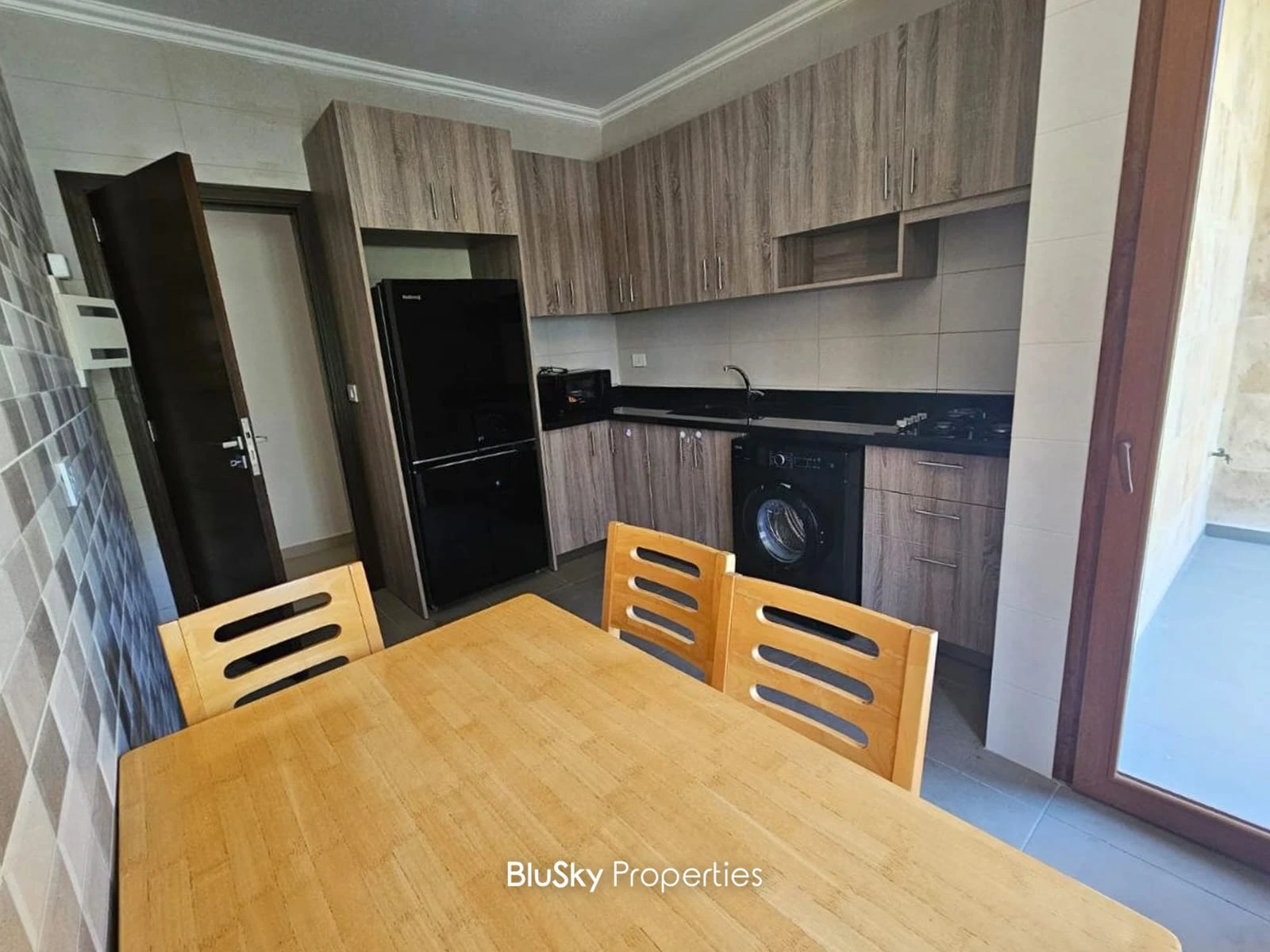 Apartment 110m² with City View for Rent in Blat — الصورة 3