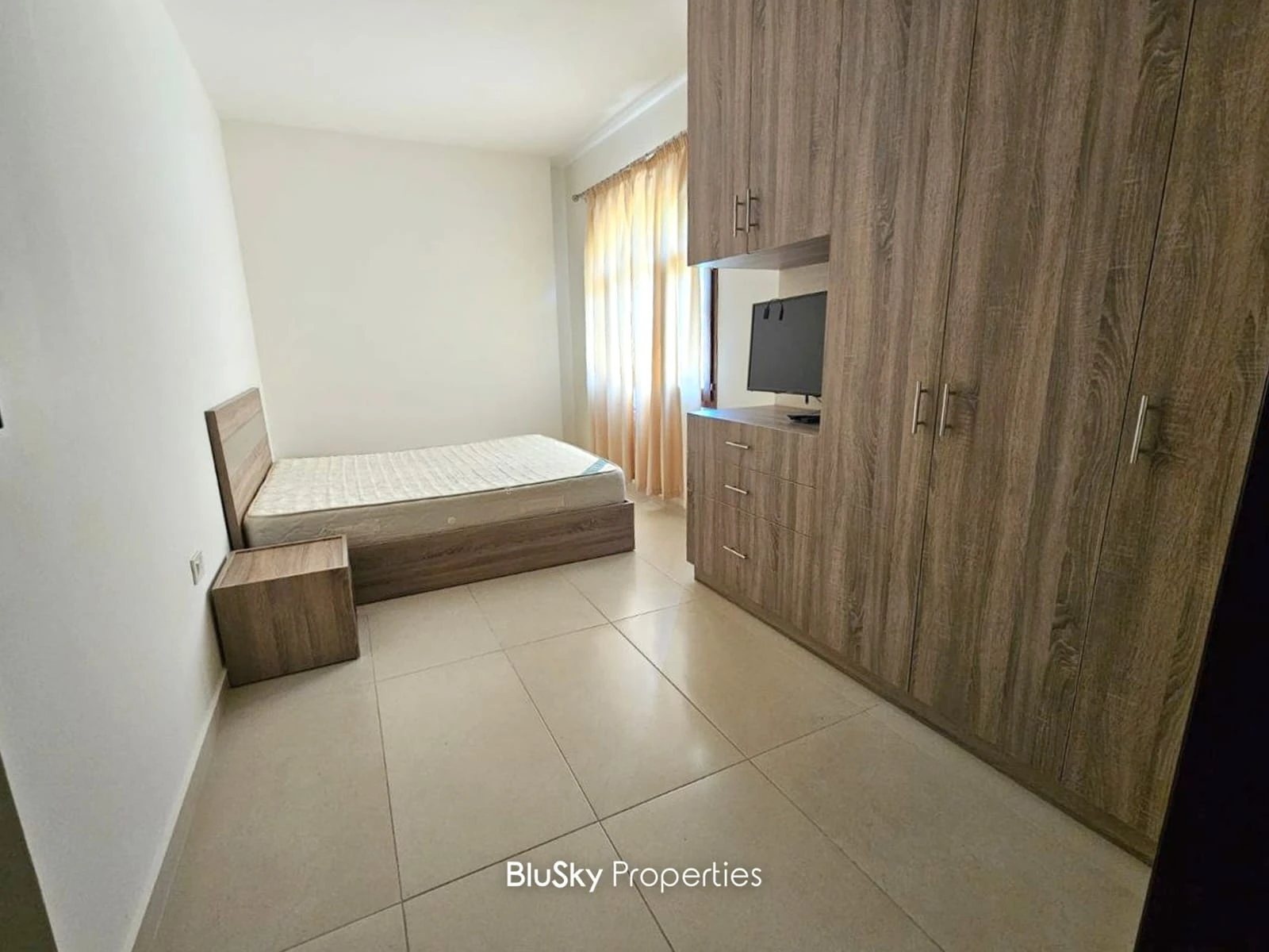 Apartment 110m² with City View for Rent in Blat — الصورة 4