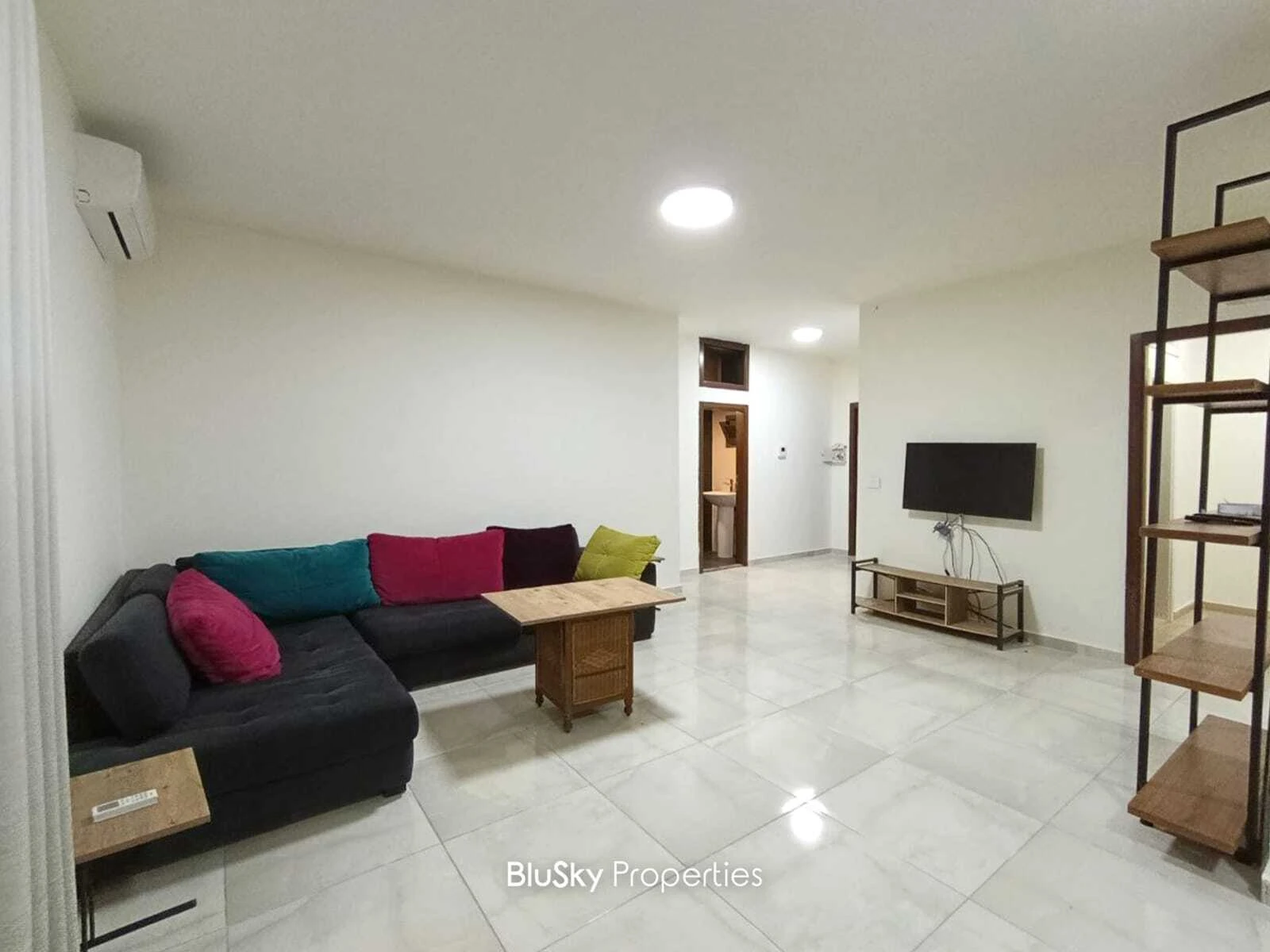 Apartment 120m² with Garden for Sale in Blat — الصورة 2