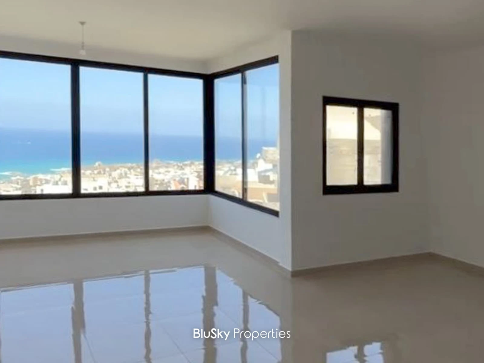 Apartment 121m² with Sea View for Sale in Blat