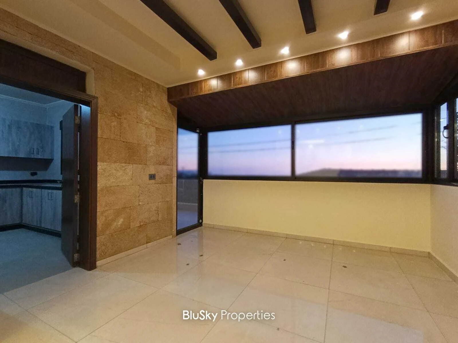 Apartment 165m² with Terrace for Sale in Blat — photo 5