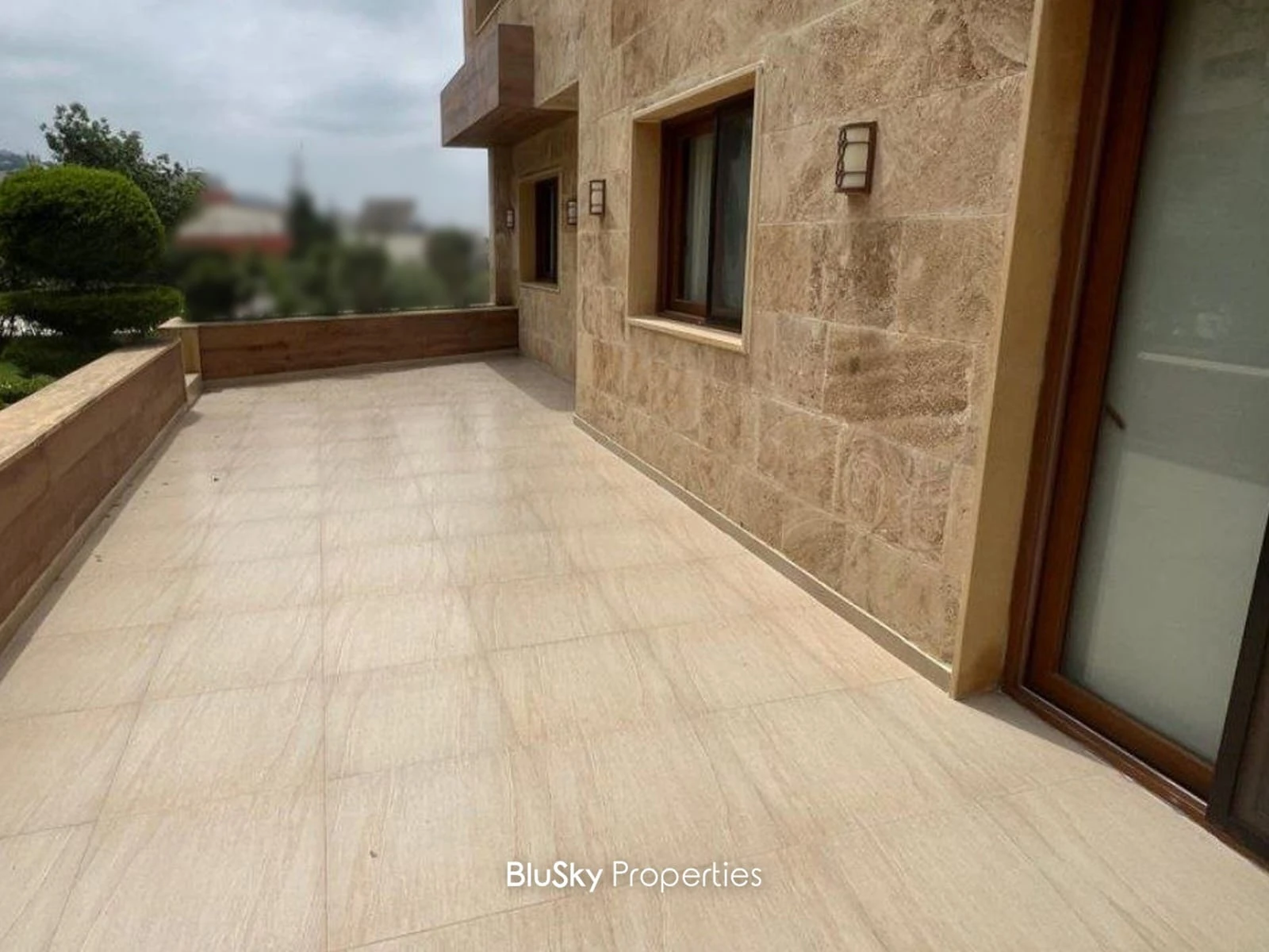 Apartment 154m² with Terrace for Sale in Blat — الصورة 2