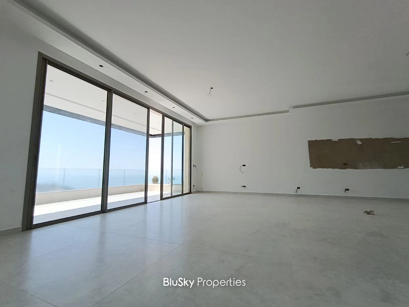 Apartment 225m² with Sea View for Sale in Blat