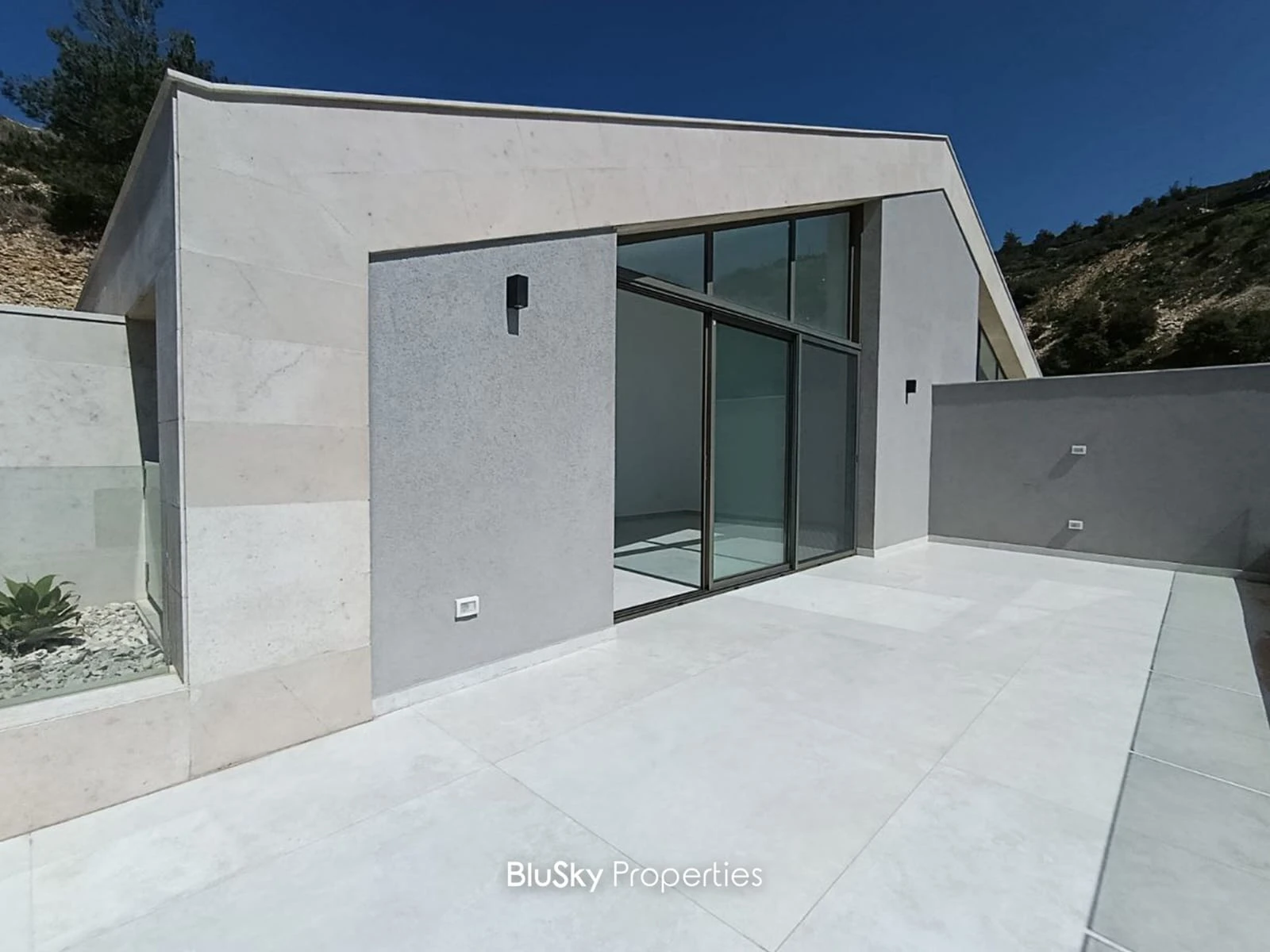 Rooftop 226m² with Sea View for Sale in Blat — الصورة 2