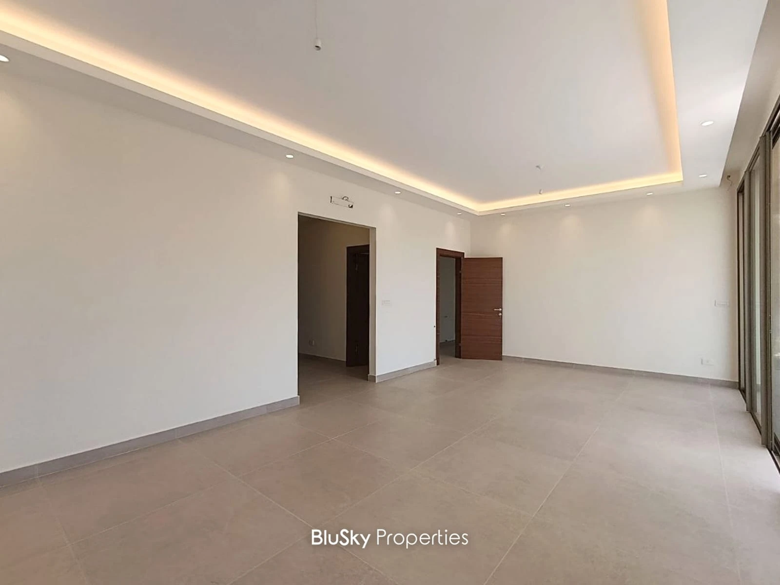 Apartment 226m² with Sea View for Sale in Blat