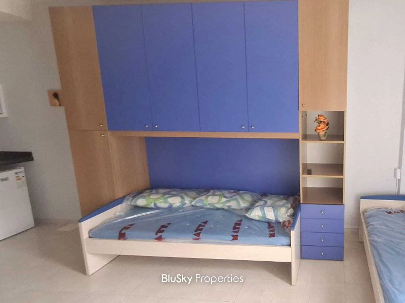 Dorm 30m² for Rent in Blat — الصورة 2