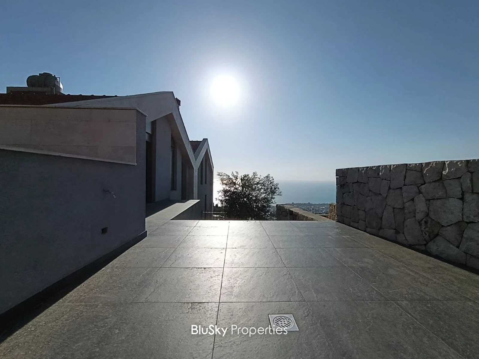 Duplex 500m² Sea View for Sale in Blat — الصورة 3
