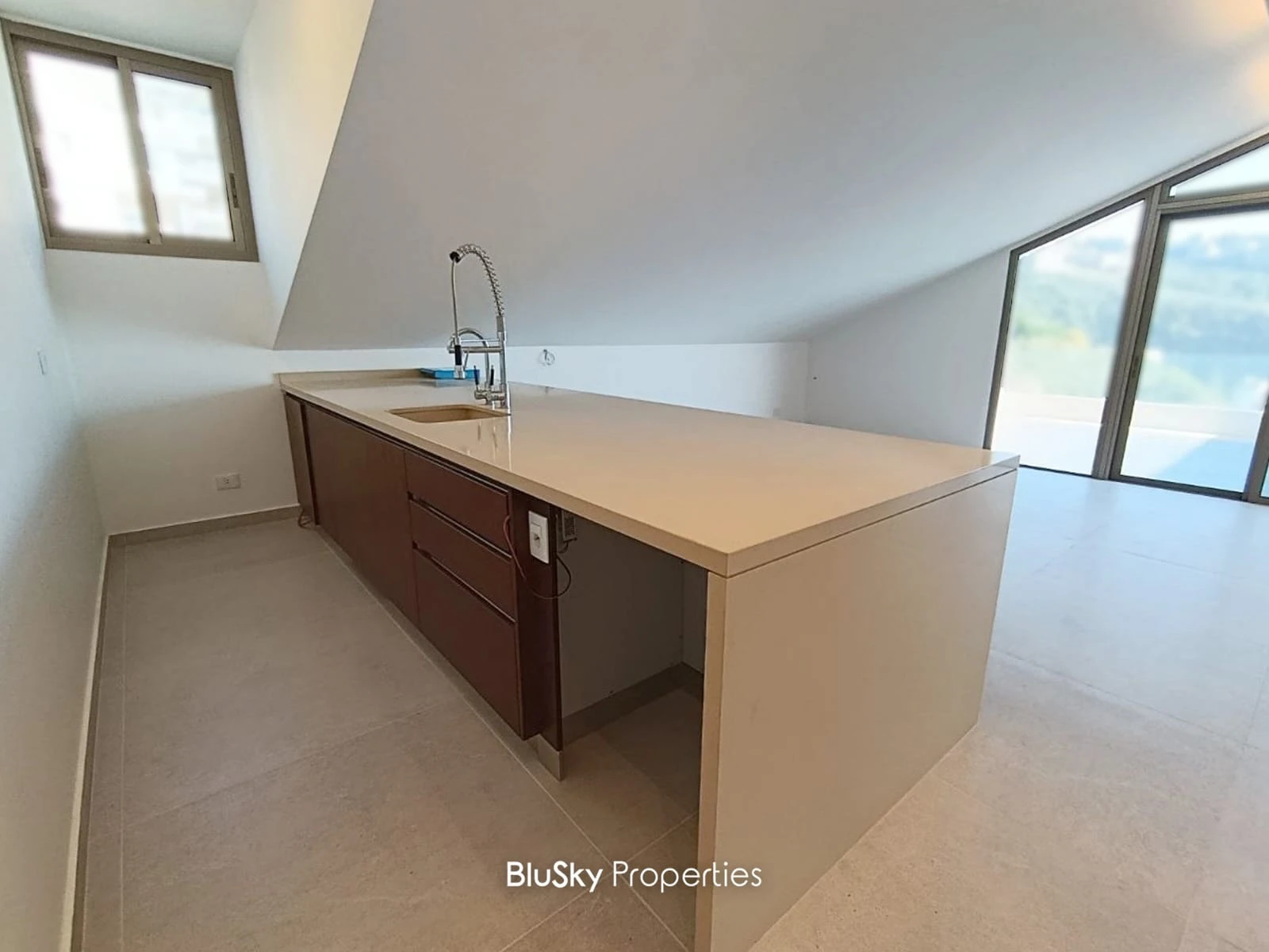 Duplex 500m² Sea View for Sale in Blat — الصورة 5