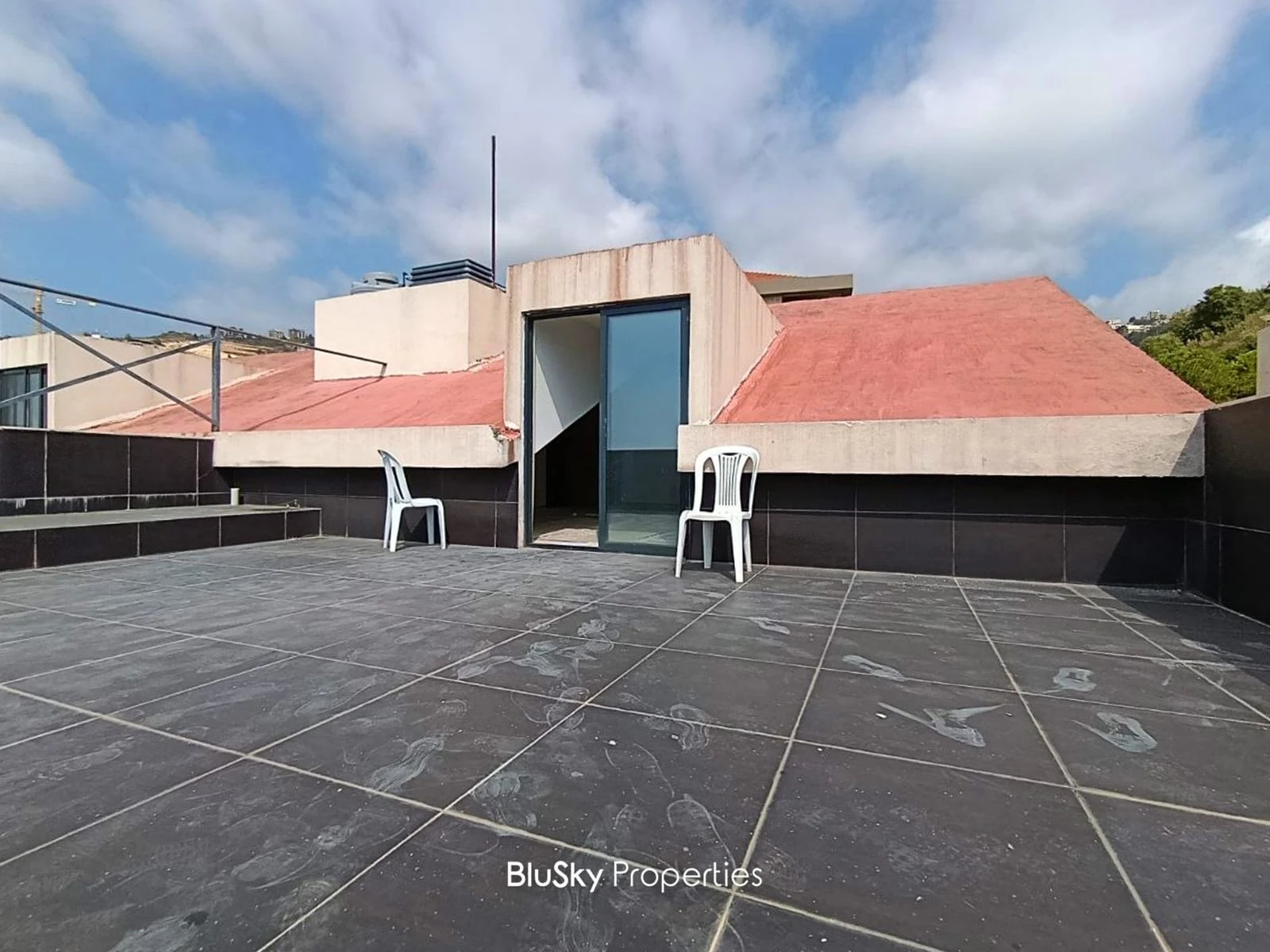 Apartment 60m² with Terrace for Sale in Blat — الصورة 3